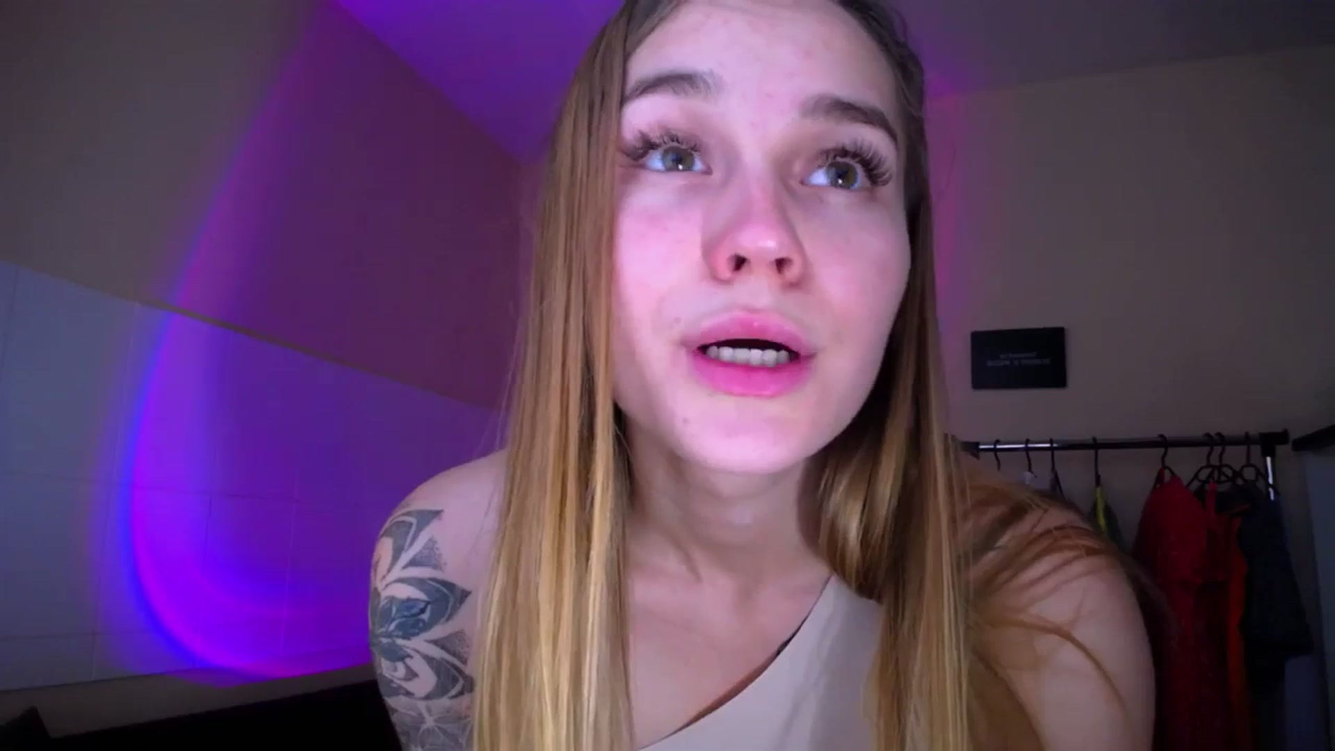 Gallery image thumbnail from Miss_JOI's myfreecams stream on, 06/16/2024, 10:56 image 8 of 20