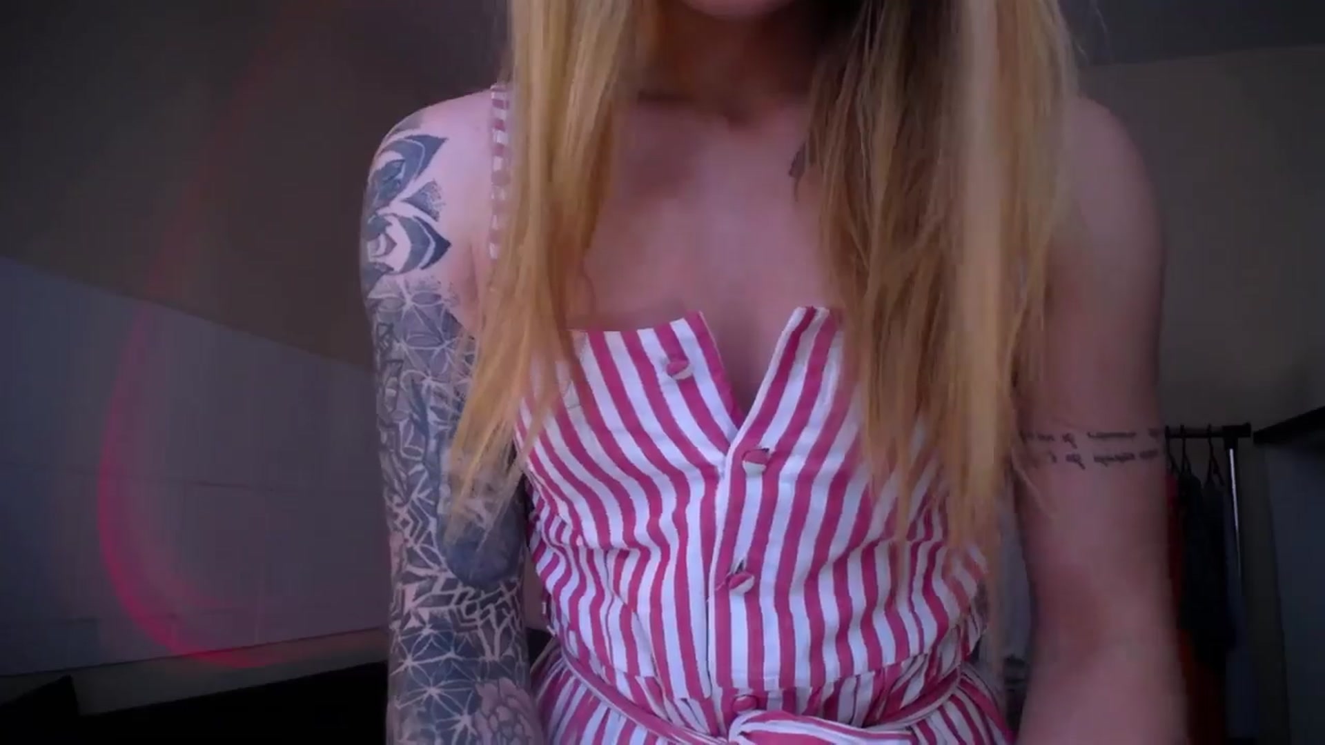 Gallery image thumbnail from Miss_JOI's myfreecams stream on, 06/18/2024, 09:59 image 11 of 20