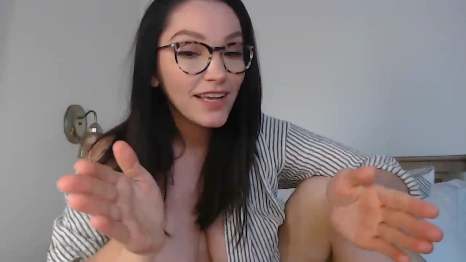 Gallery image thumbnail from Miss_Jones_xo's myfreecams stream on, 05/25/2023, 23:56 image 20 of 20