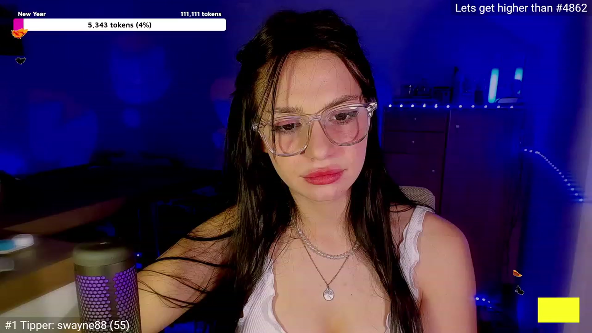 Gallery image thumbnail from Miss_Joy_'s myfreecams stream on, 12/19/2022, 21:06 image 16 of 20