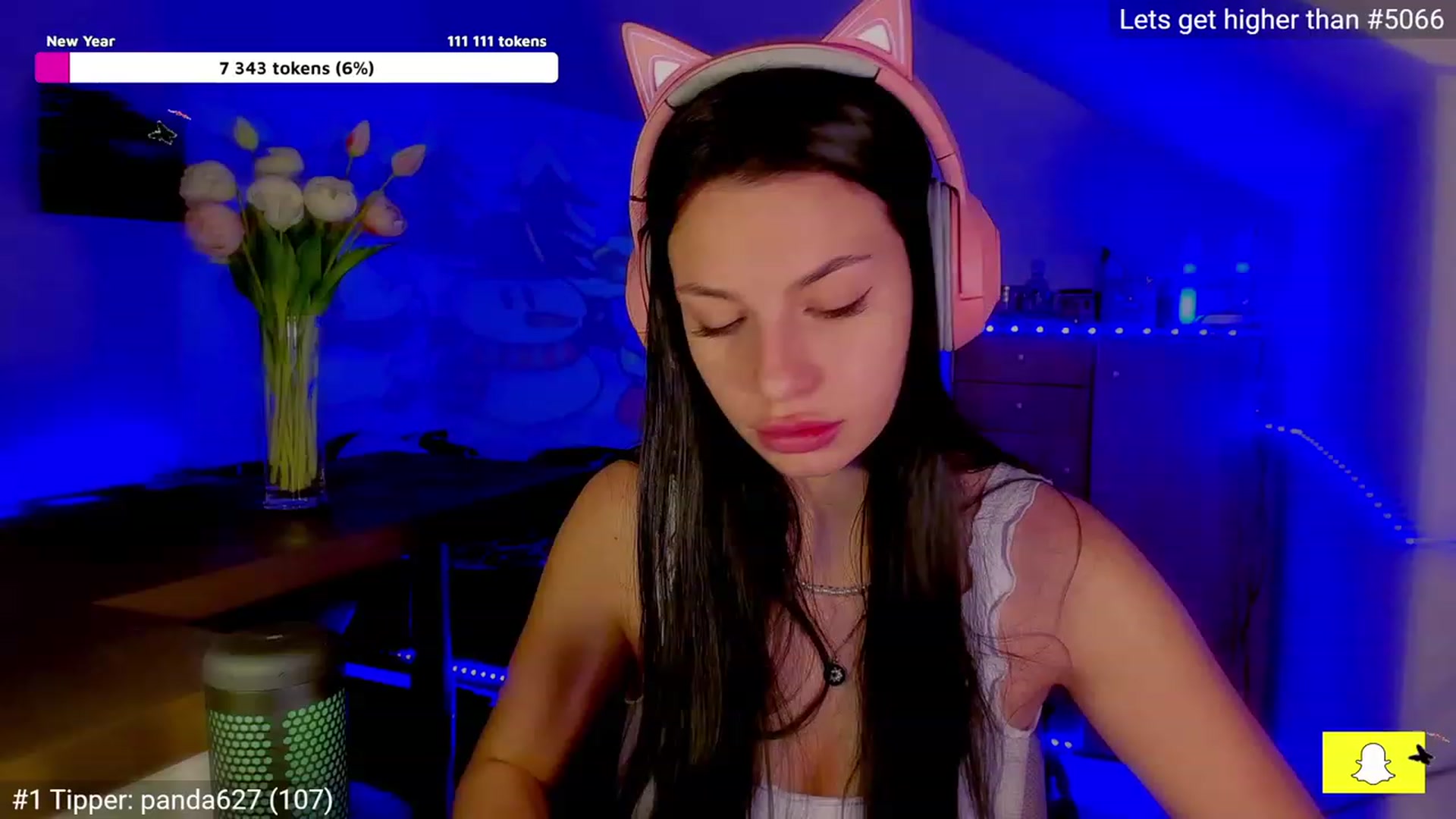Gallery image thumbnail from Miss_Joy_'s myfreecams stream on, 12/21/2022, 17:17 image 11 of 20
