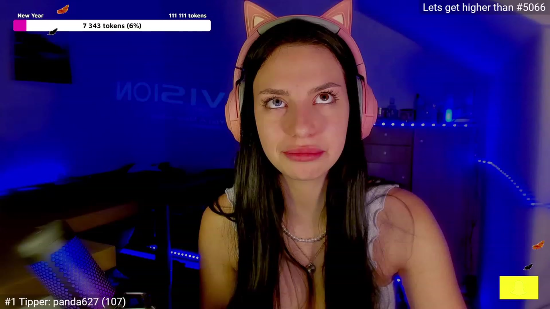 Gallery image thumbnail from Miss_Joy_'s myfreecams stream on, 12/21/2022, 17:17 image 16 of 20