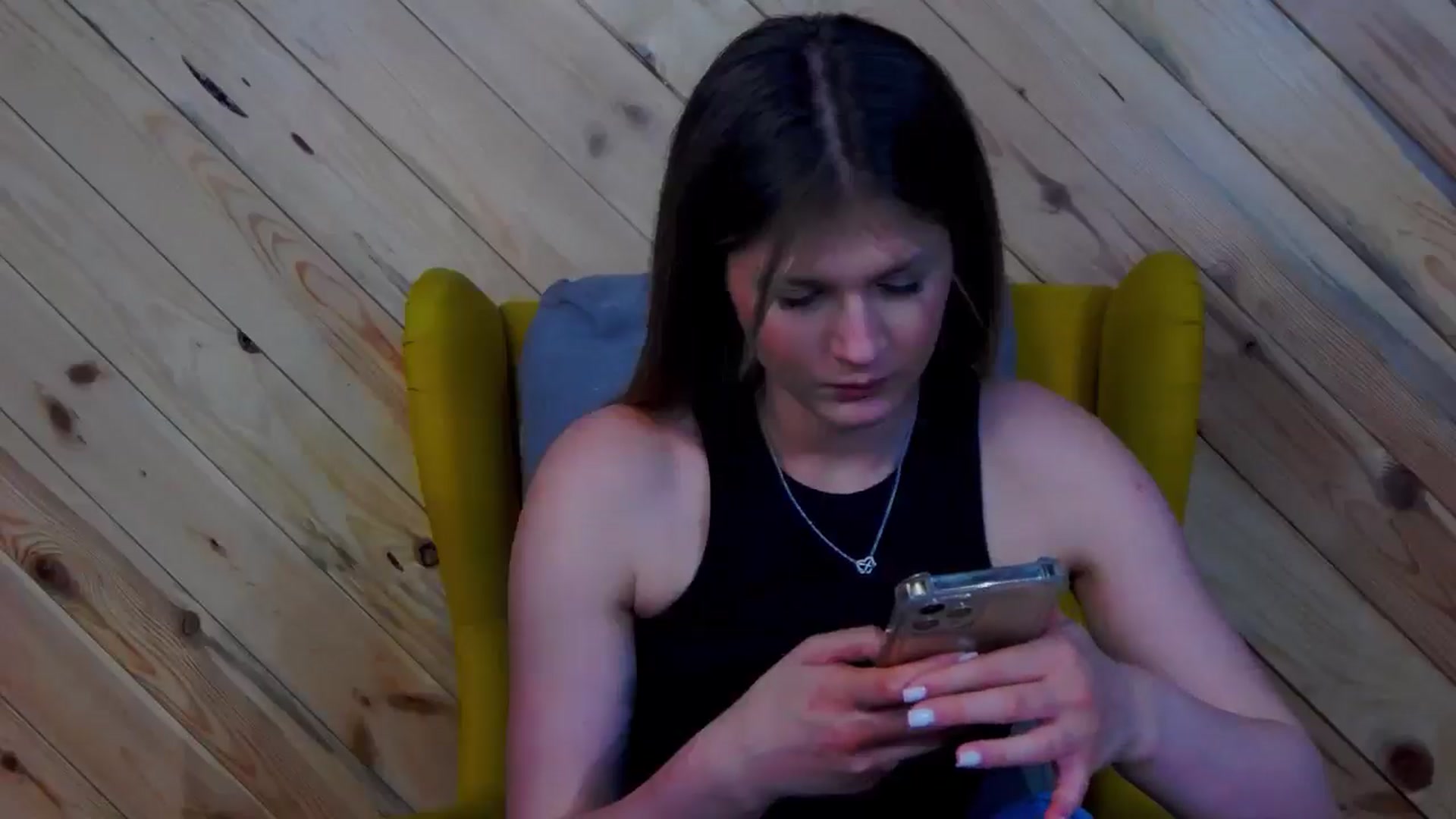 Gallery image thumbnail from Miss_L's myfreecams stream on, 03/10/2025, 24:19 image 14 of 20