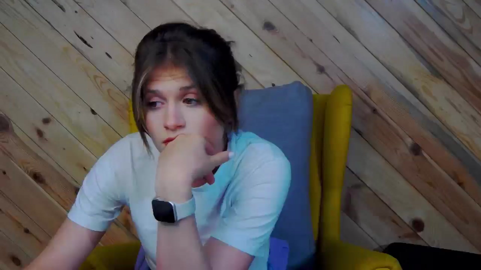 Gallery image thumbnail from Miss_L's myfreecams stream on, 03/12/2025, 22:38 image 19 of 20