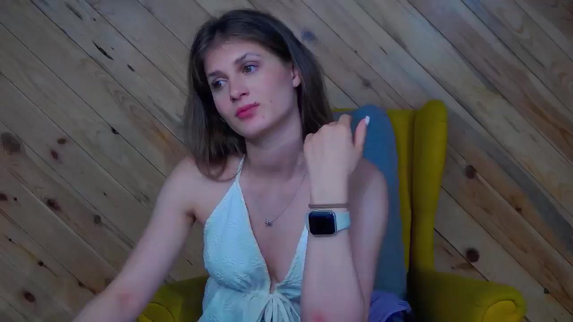 Gallery image thumbnail from Miss_L's myfreecams stream on, 03/27/2025, 24:07 image 16 of 20