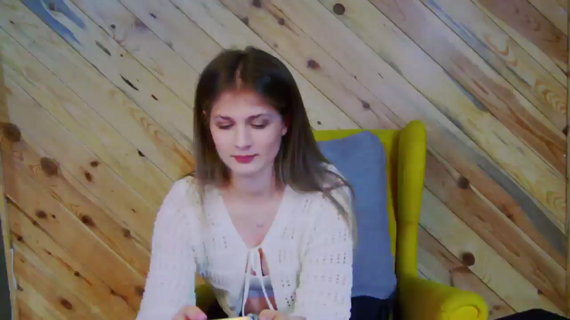 Gallery image thumbnail from Miss_L's myfreecams stream on, 04/06/2025, 19:46 image 10 of 20
