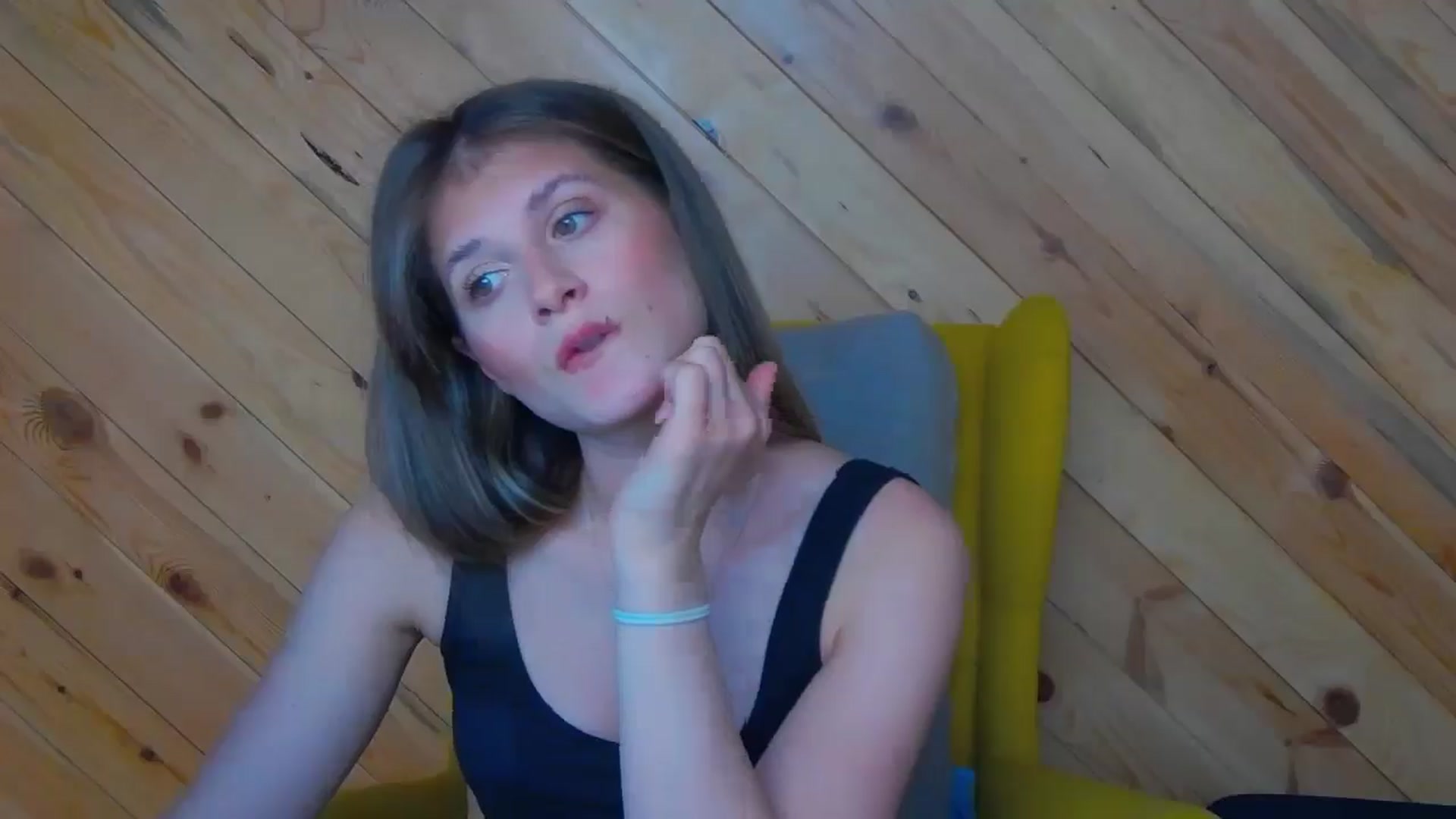 Gallery image thumbnail from Miss_L's myfreecams stream on, 04/11/2025, 21:55 image 17 of 20