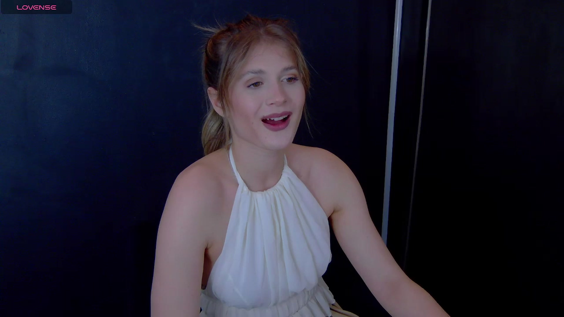 Gallery image thumbnail from Miss_L's myfreecams stream on, 04/20/2025, 18:57 image 9 of 20