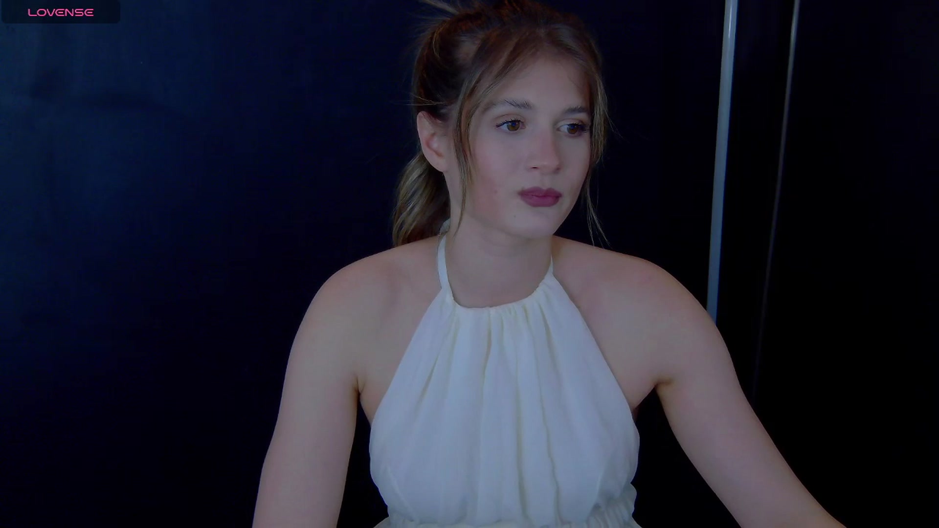 Gallery image thumbnail from Miss_L's myfreecams stream on, 04/20/2025, 19:51 image 16 of 20