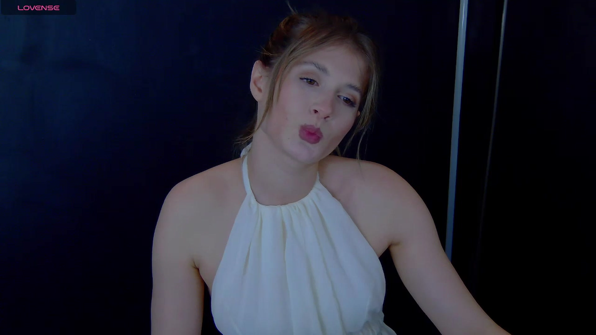 Gallery image thumbnail from Miss_L's myfreecams stream on, 04/20/2025, 19:51 image 15 of 20