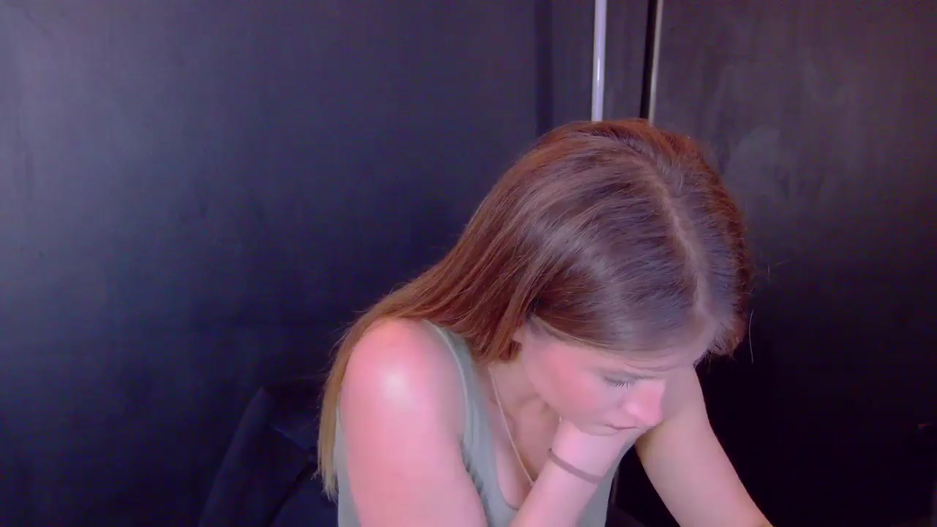 Gallery image thumbnail from Miss_L's myfreecams stream on, 04/22/2025, 21:12 image 19 of 20