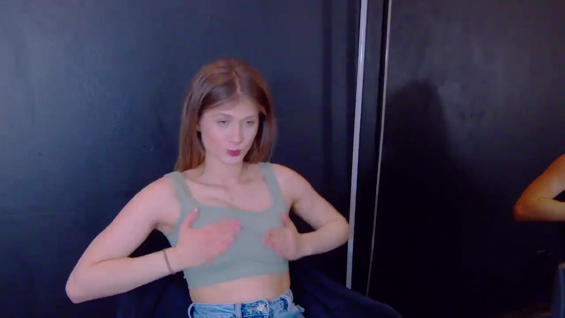 Gallery image thumbnail from Miss_L's myfreecams stream on, 04/22/2025, 21:12 image 14 of 20
