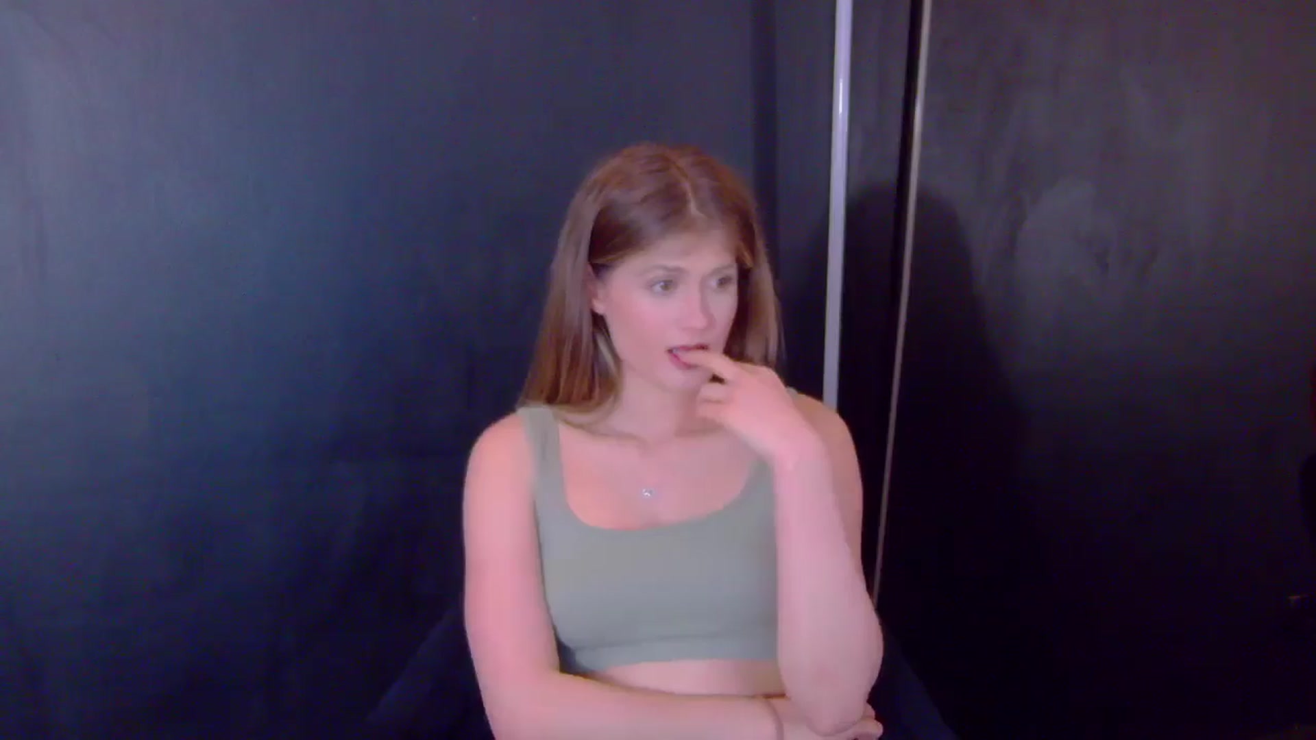 Gallery image thumbnail from Miss_L's myfreecams stream on, 04/22/2025, 21:12 image 20 of 20