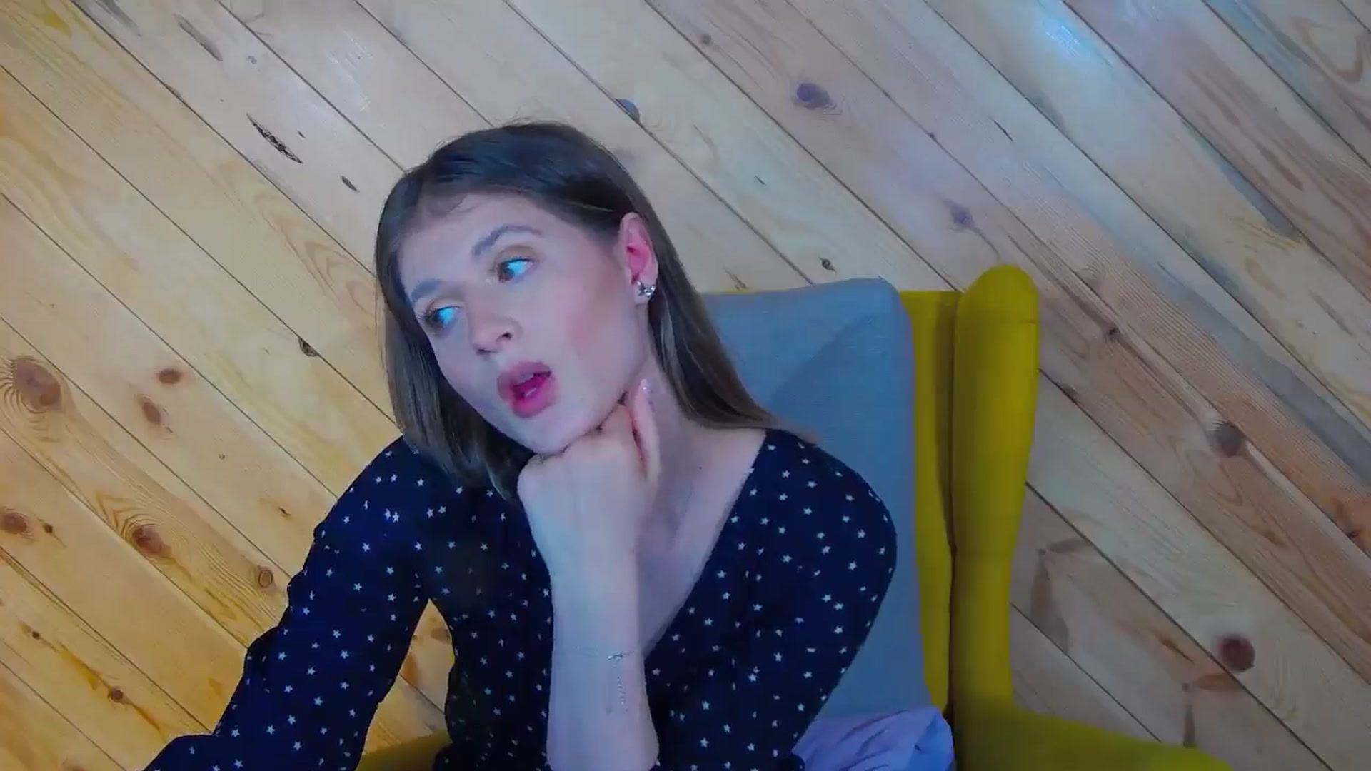 Gallery image thumbnail from Miss_L's myfreecams stream on, 05/01/2025, 20:37 image 16 of 20