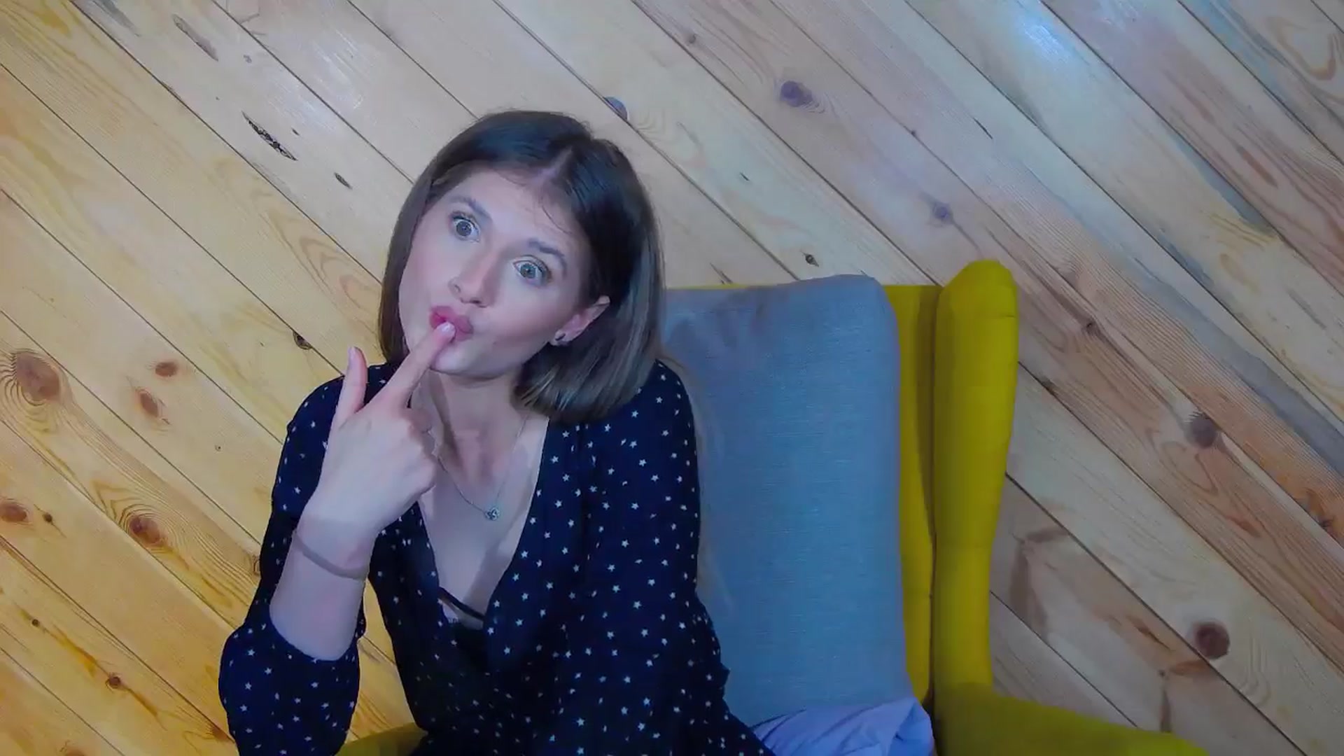 Gallery image thumbnail from Miss_L's myfreecams stream on, 05/01/2025, 20:37 image 14 of 20