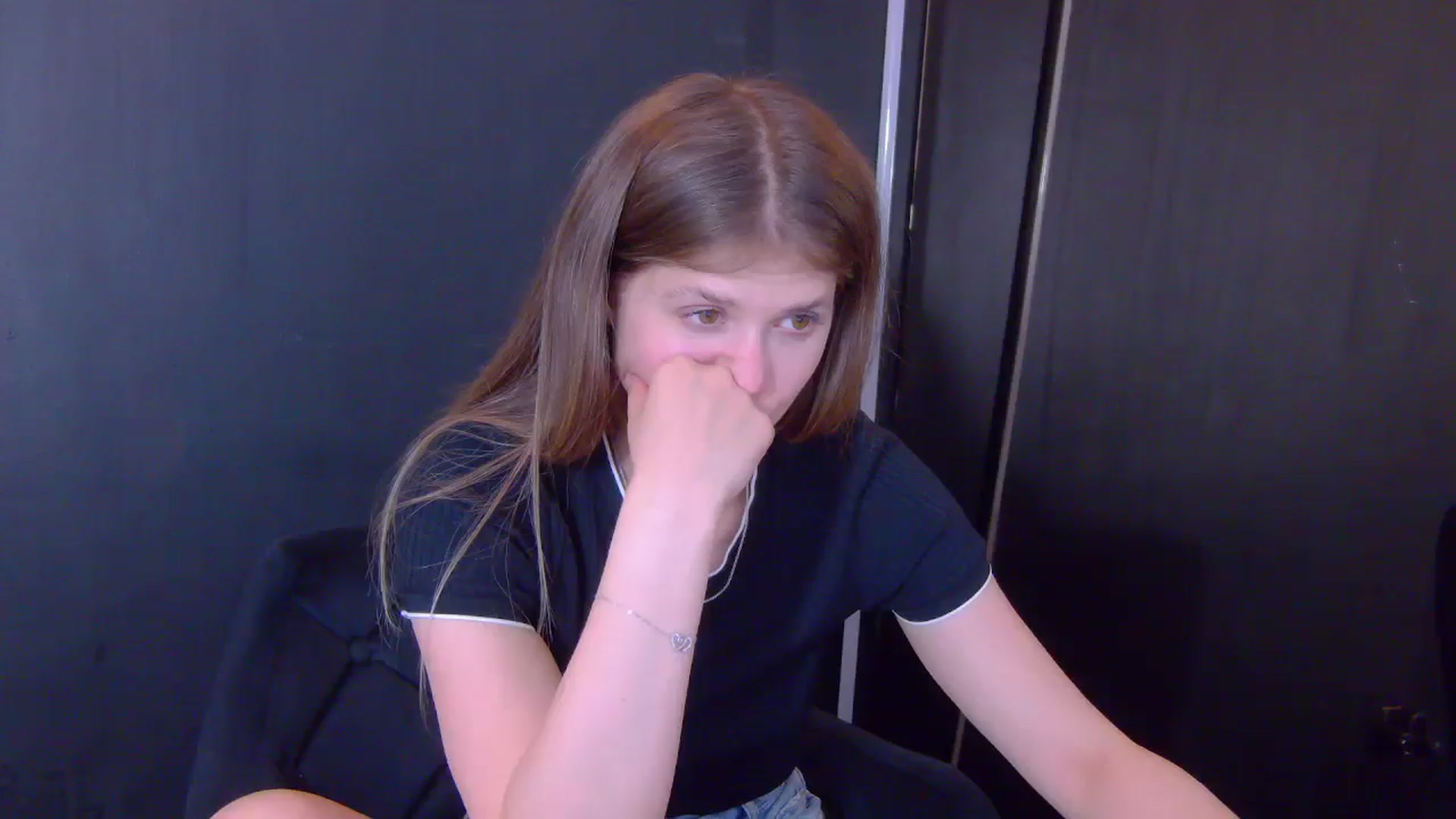 Gallery image thumbnail from Miss_L's myfreecams stream on, 05/21/2025, 21:34 image 20 of 20