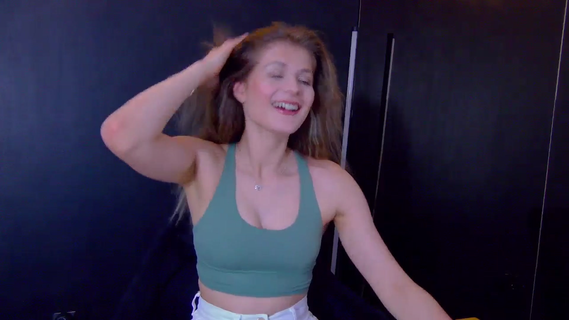Gallery image thumbnail from Miss_L's myfreecams stream on, 05/25/2025, 17:27 image 12 of 20