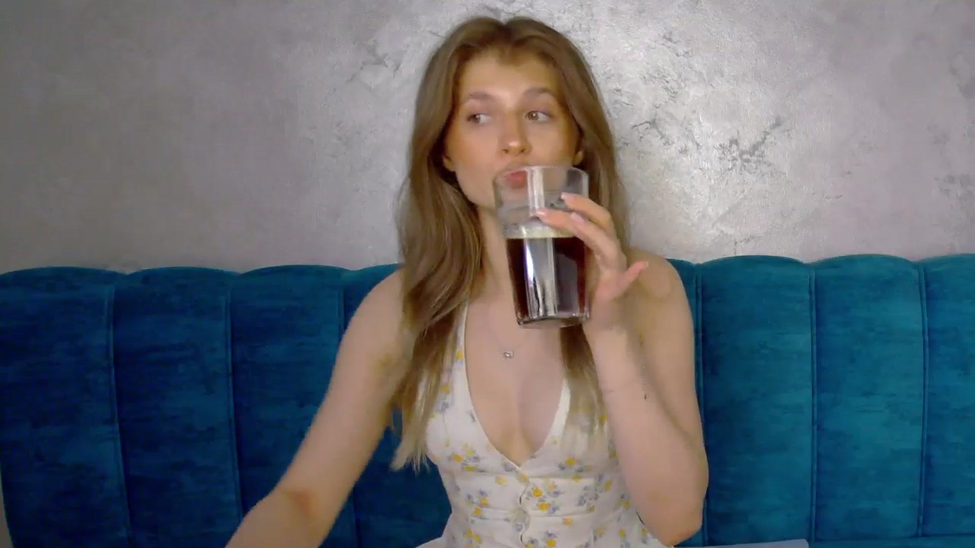 Gallery image thumbnail from Miss_L's myfreecams stream on, 06/17/2025, 18:21 image 3 of 20