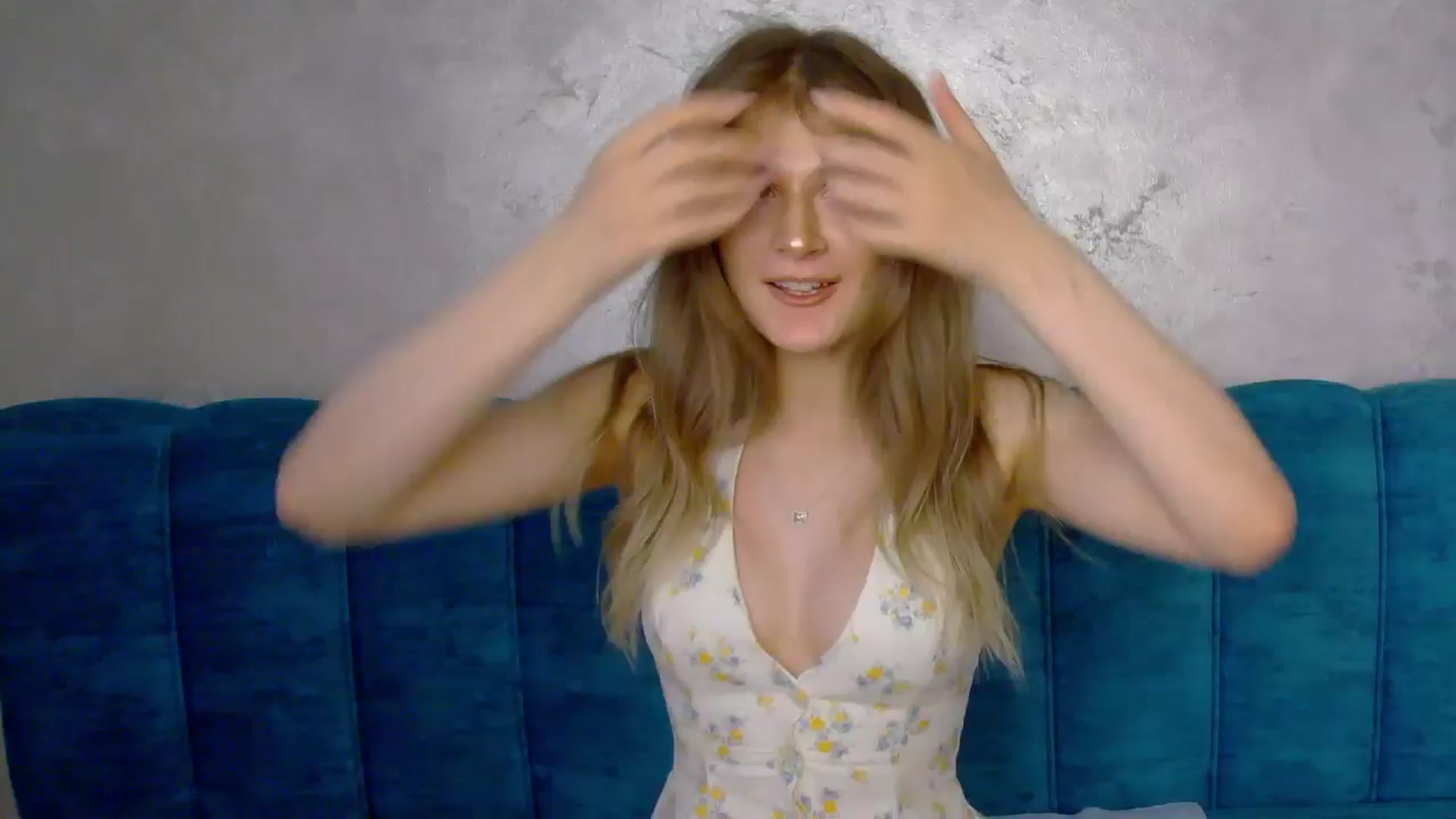 Gallery image thumbnail from Miss_L's myfreecams stream on, 06/17/2025, 18:21 image 16 of 20