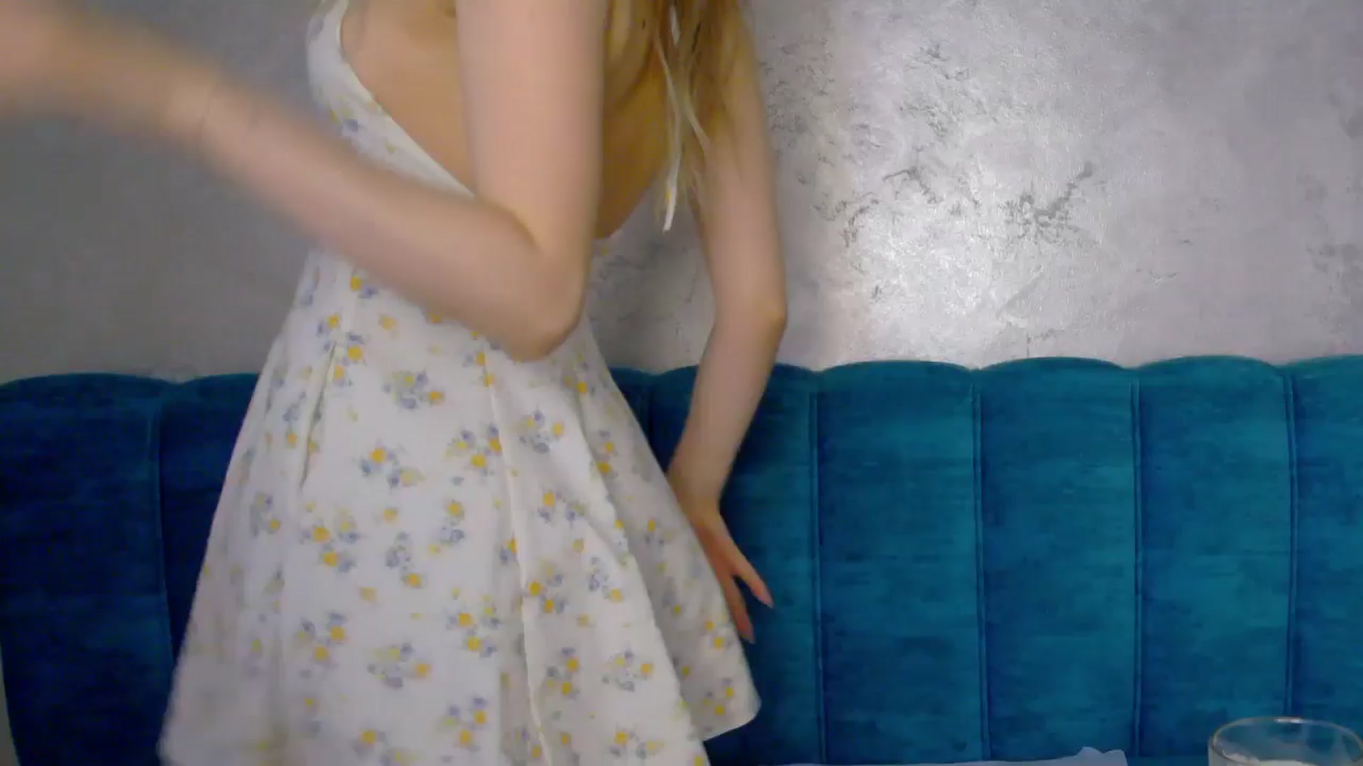 Gallery image thumbnail from Miss_L's myfreecams stream on, 06/17/2025, 18:21 image 1 of 20