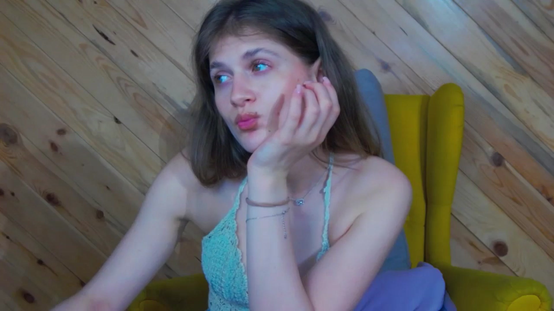 Gallery image thumbnail from Miss_L's myfreecams stream on, 06/22/2025, 20:07 image 6 of 20