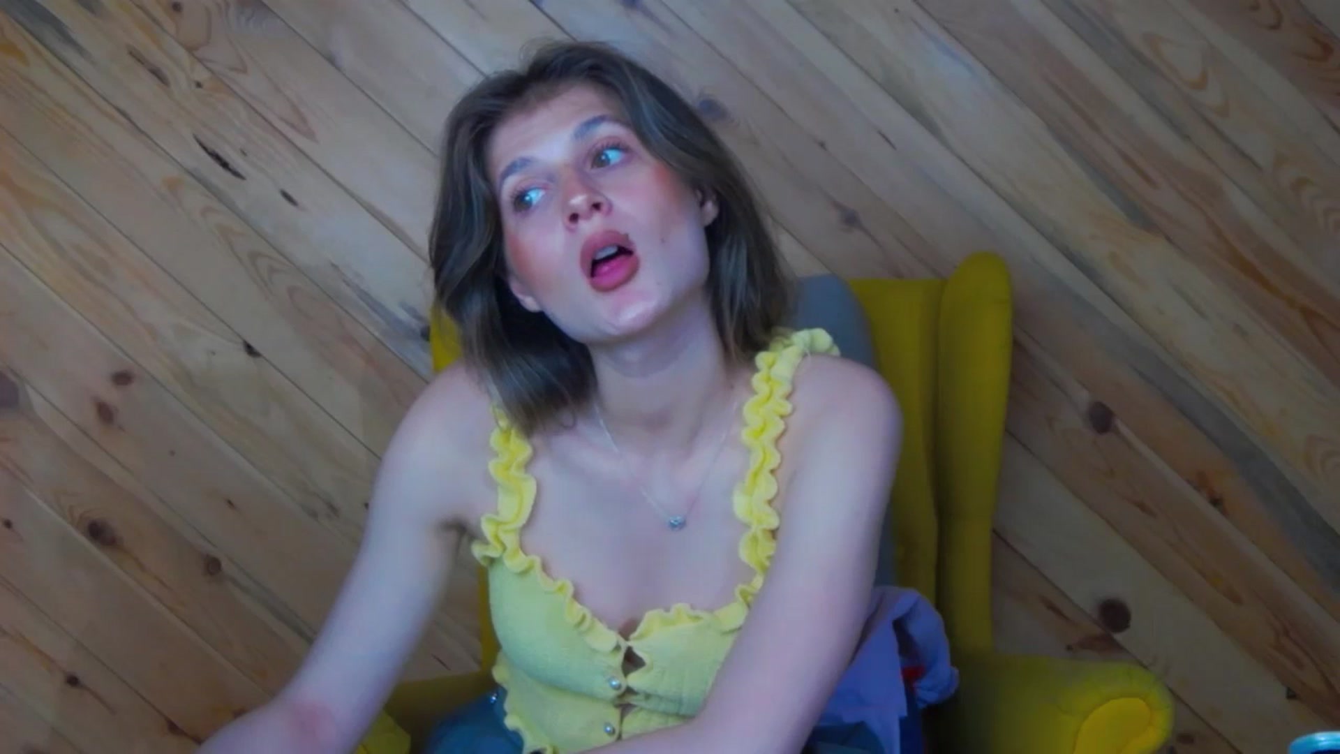 Gallery image thumbnail from Miss_L's myfreecams stream on, 06/29/2025, 17:43 image 9 of 20