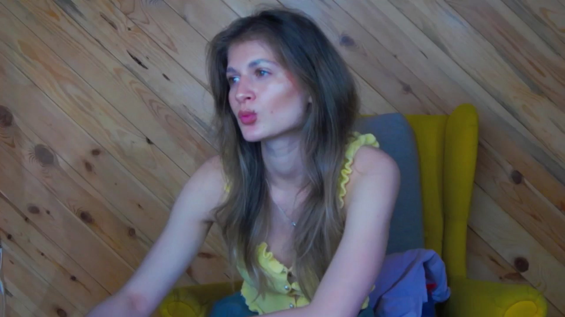 Gallery image thumbnail from Miss_L's myfreecams stream on, 06/29/2025, 17:43 image 4 of 20