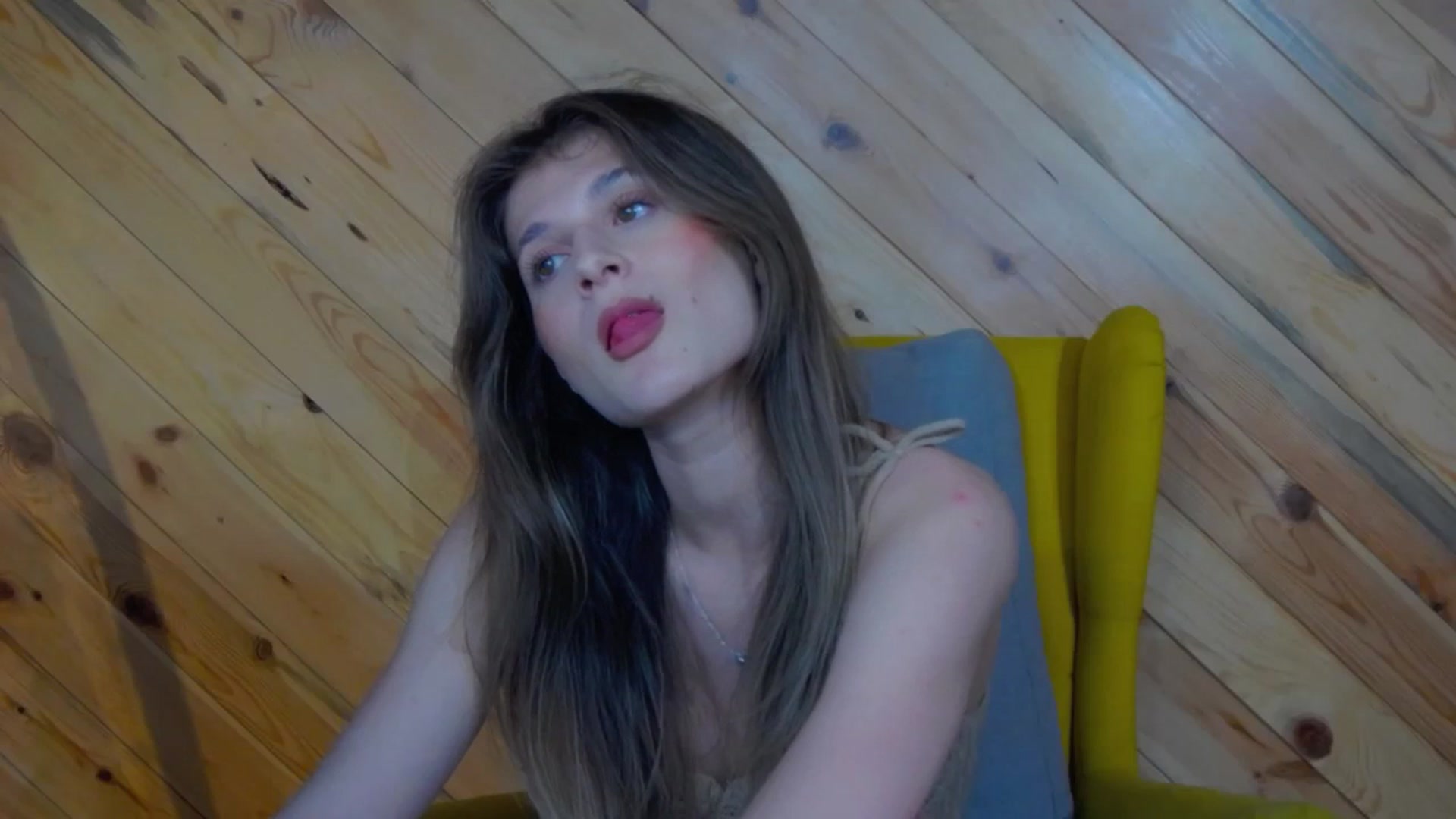 Gallery image thumbnail from Miss_L's myfreecams stream on, 07/08/2025, 15:27 image 4 of 20