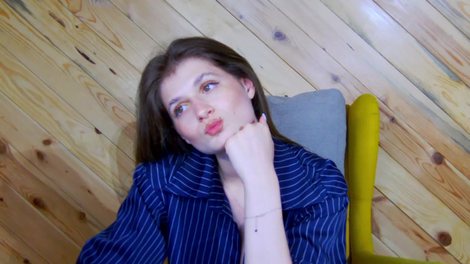 Gallery image thumbnail from Miss_L's myfreecams stream on, 07/13/2025, 18:01 image 8 of 20