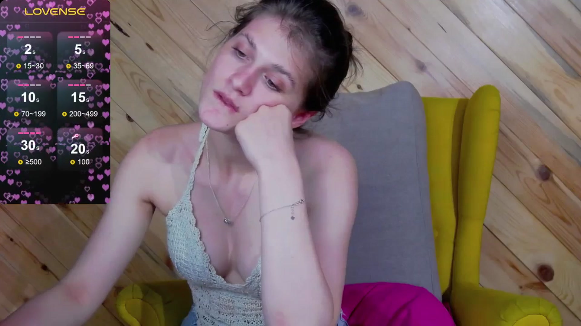 Gallery image thumbnail from Miss_L's myfreecams stream on, 07/18/2025, 17:43 image 8 of 20