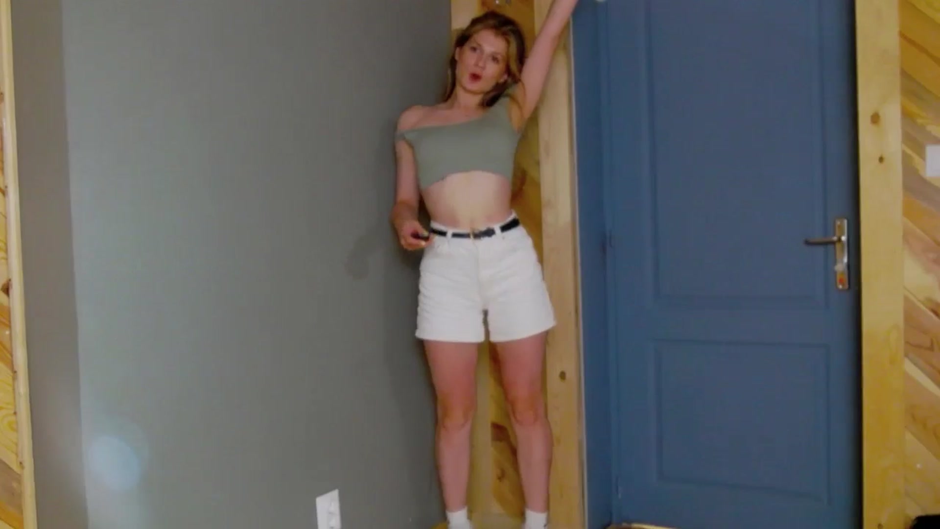 Gallery image thumbnail from Miss_L's myfreecams stream on, 08/09/2025, 20:05 image 14 of 20