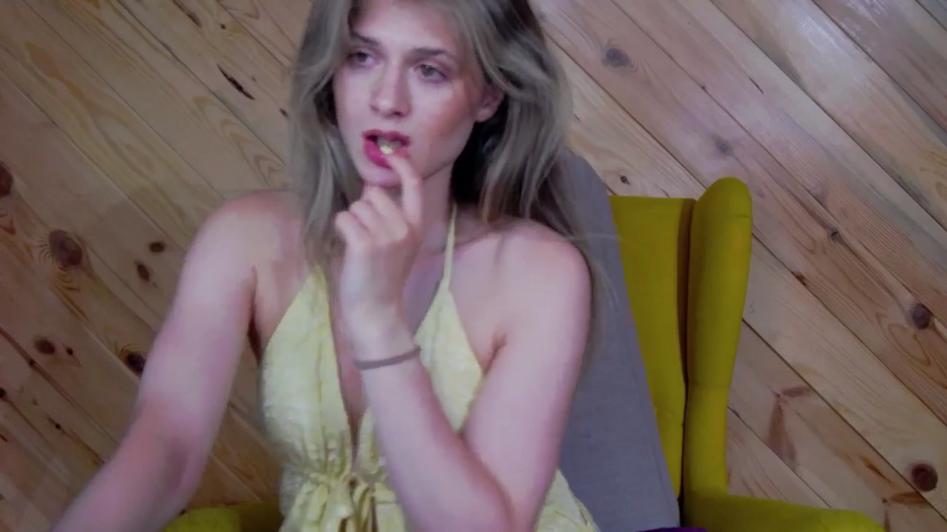 Gallery image thumbnail from Miss_L's myfreecams stream on, 08/10/2025, 18:19 image 17 of 20