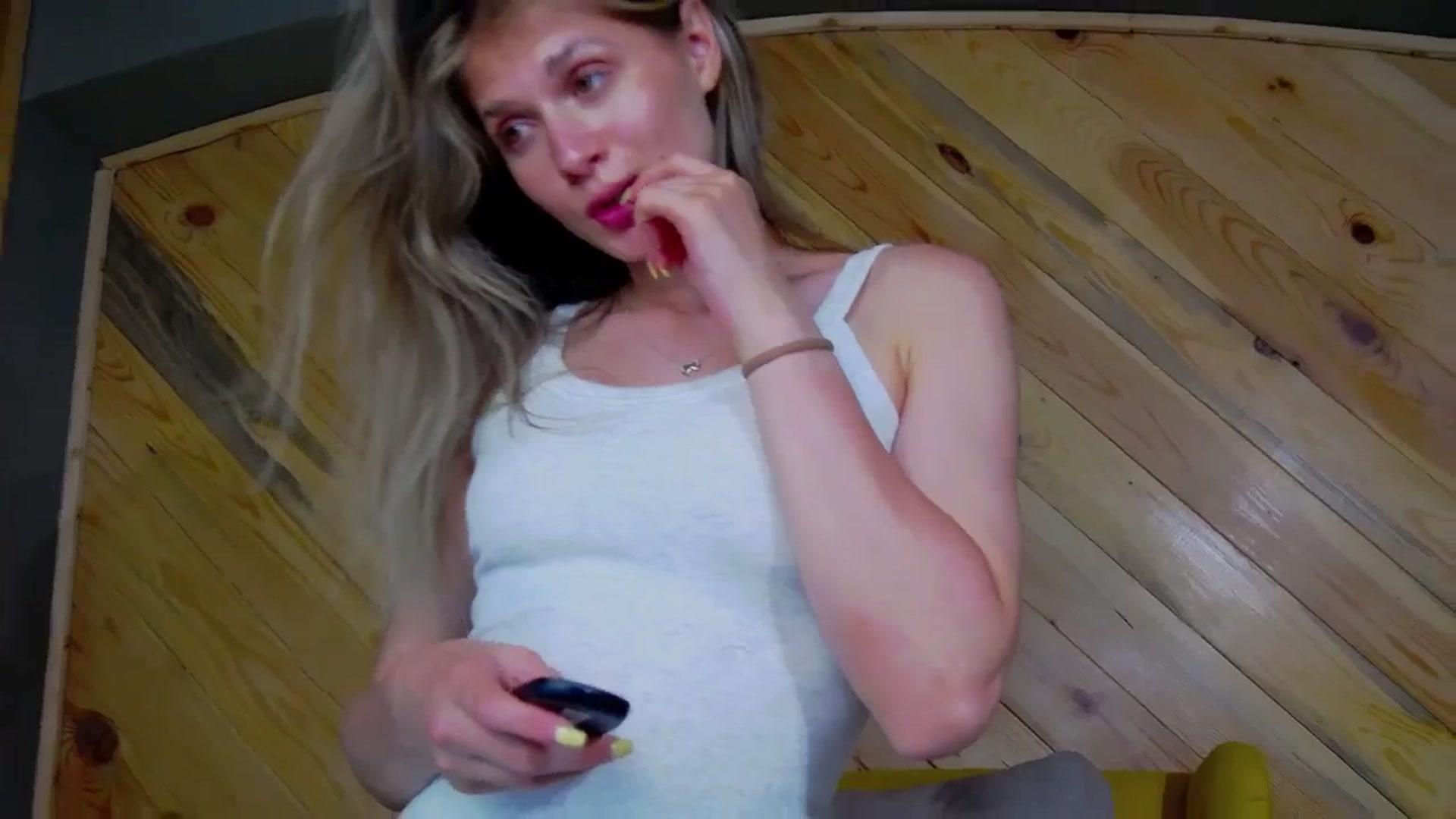 Gallery image thumbnail from Miss_L's myfreecams stream on, 08/13/2025, 17:29 image 3 of 20