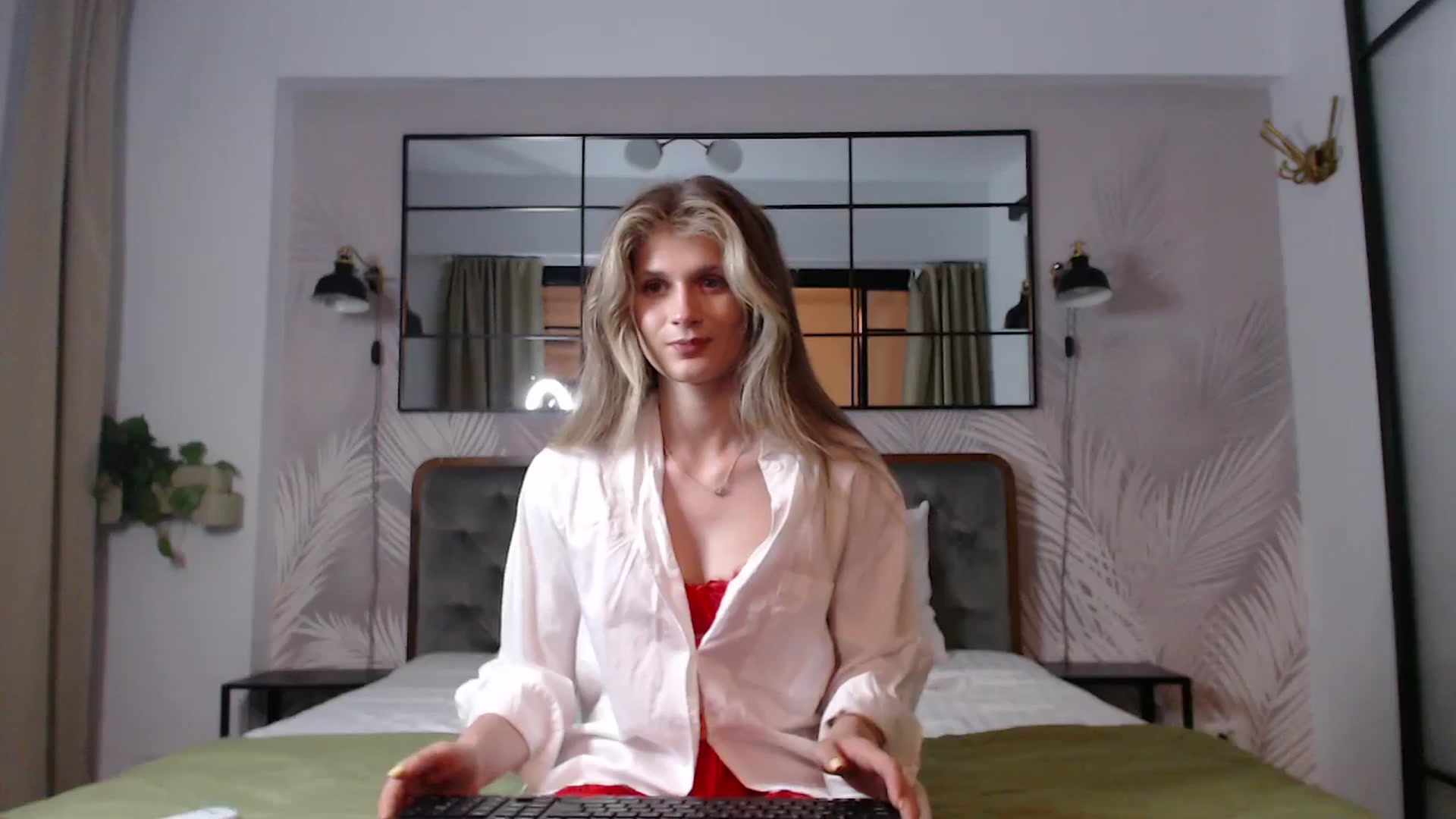 Gallery image thumbnail from Miss_L's myfreecams stream on, 08/16/2025, 18:18 image 9 of 20