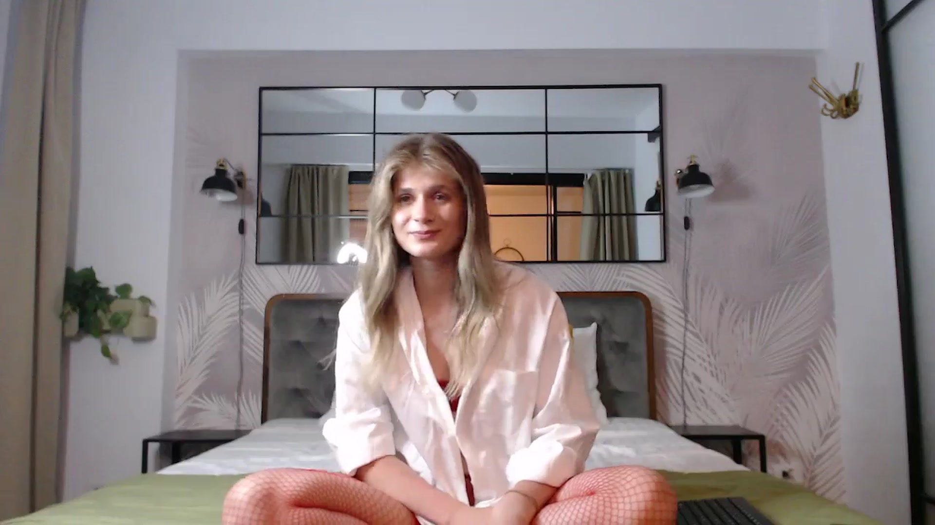 Gallery image thumbnail from Miss_L's myfreecams stream on, 08/16/2025, 20:14 image 13 of 20