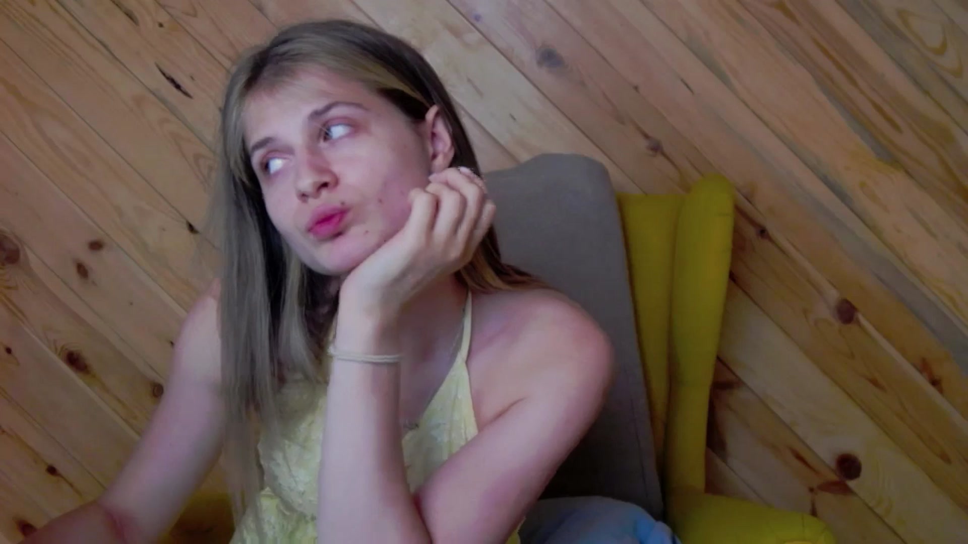 Gallery image thumbnail from Miss_L's myfreecams stream on, 08/27/2025, 18:45 image 6 of 20