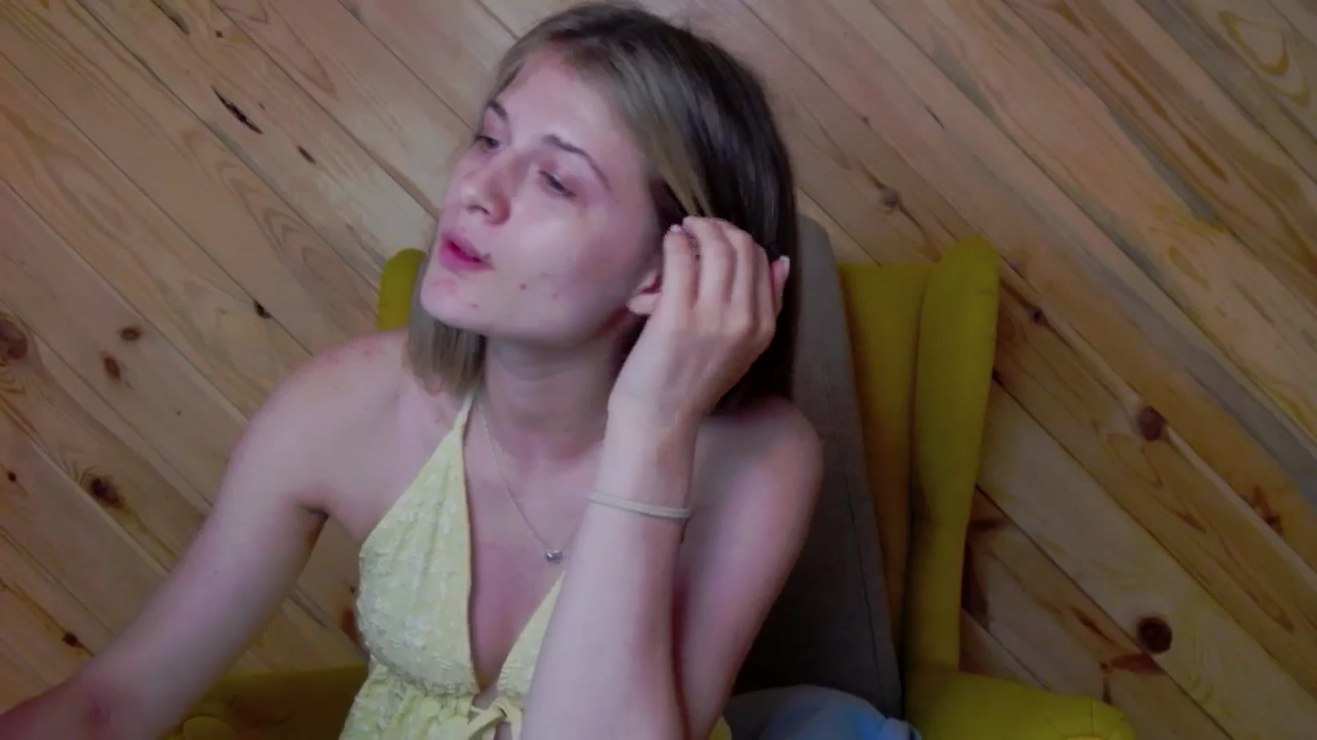 Gallery image thumbnail from Miss_L's myfreecams stream on, 08/27/2025, 18:45 image 10 of 20
