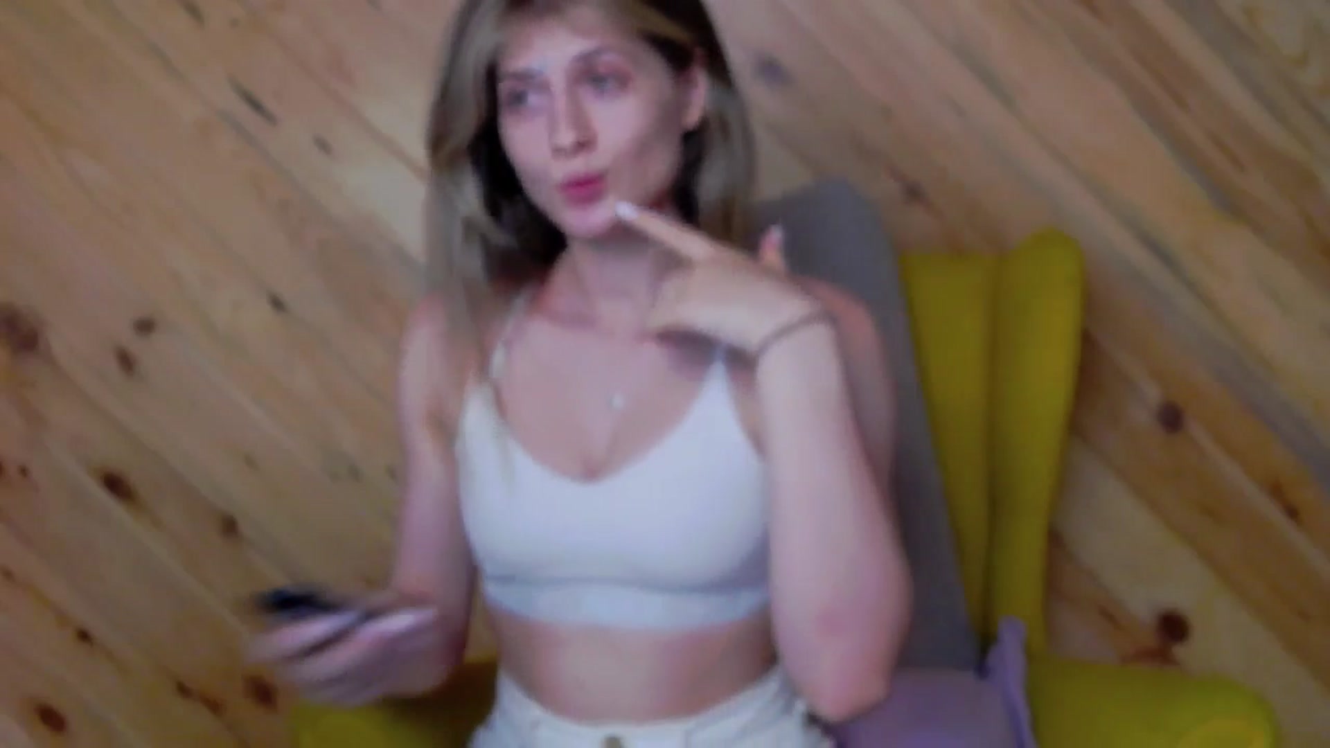Gallery image thumbnail from Miss_L's myfreecams stream on, 09/01/2025, 17:01 image 11 of 20