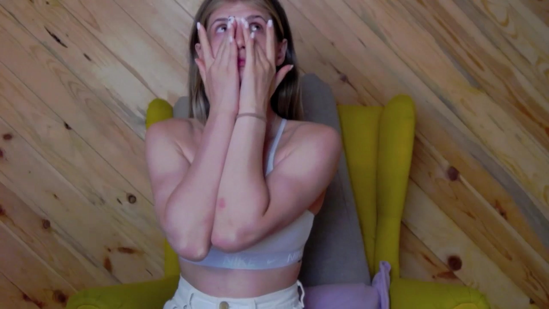 Gallery image thumbnail from Miss_L's myfreecams stream on, 09/01/2025, 19:08 image 9 of 20