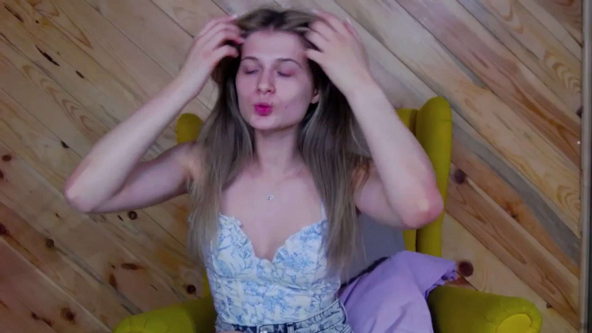 Gallery image thumbnail from Miss_L's myfreecams stream on, 09/17/2025, 20:14 image 5 of 20