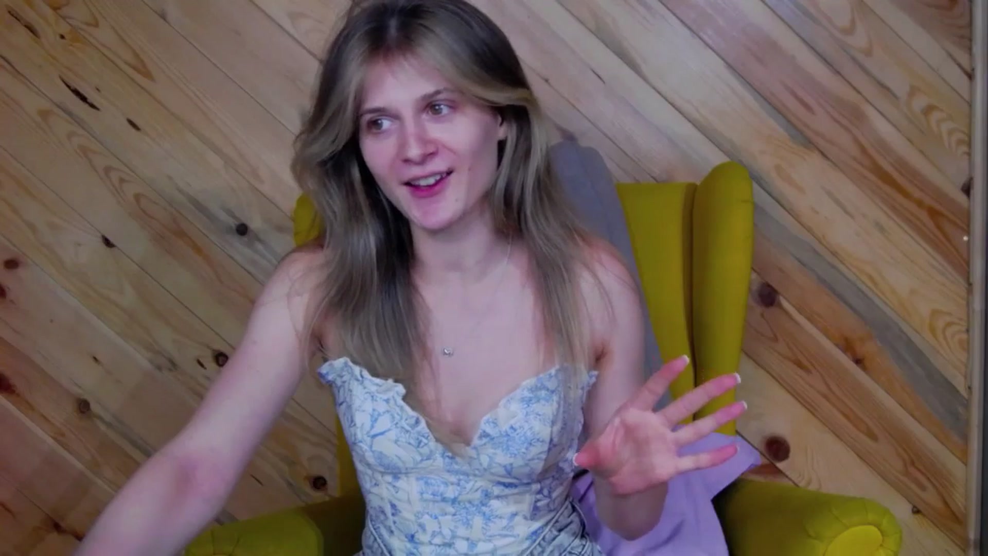 Gallery image thumbnail from Miss_L's myfreecams stream on, 09/17/2025, 20:14 image 4 of 20