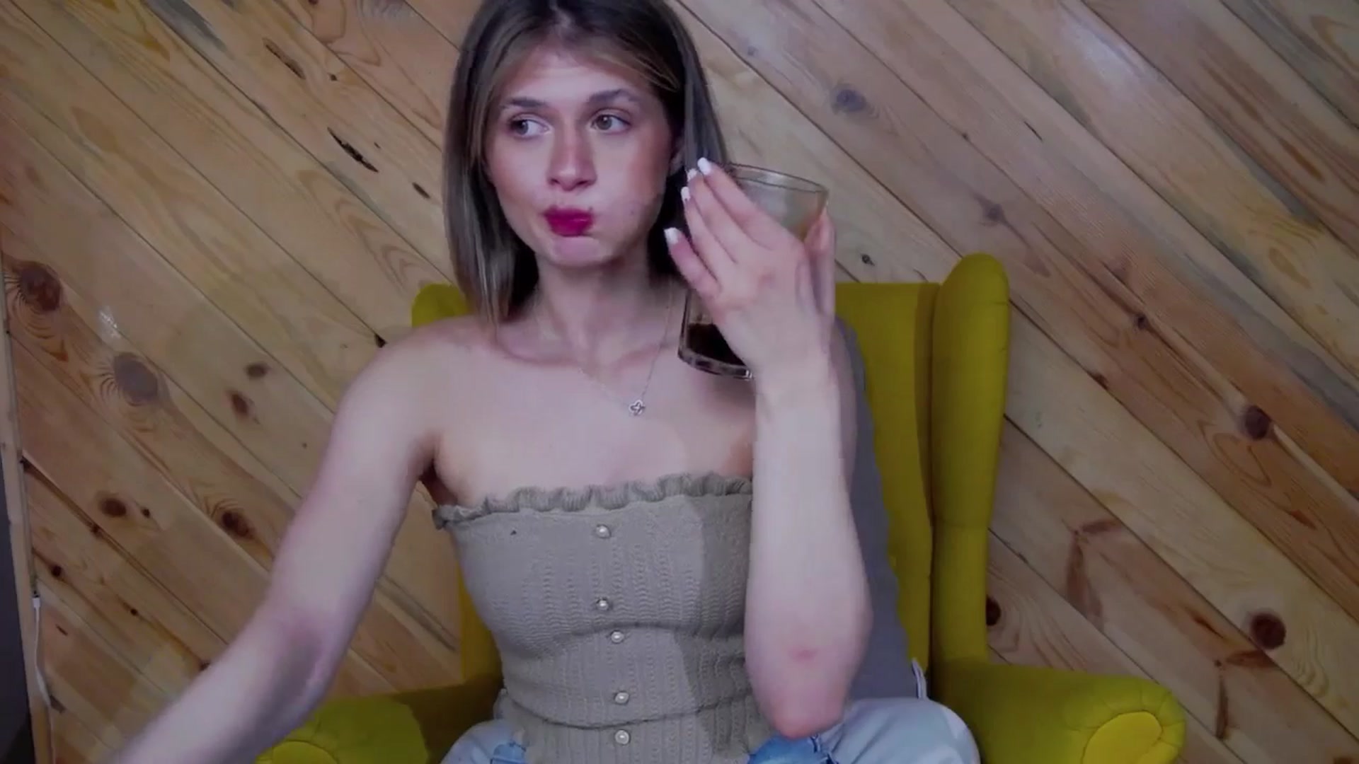 Gallery image thumbnail from Miss_L's myfreecams stream on, 10/26/2025, 18:29 image 14 of 20