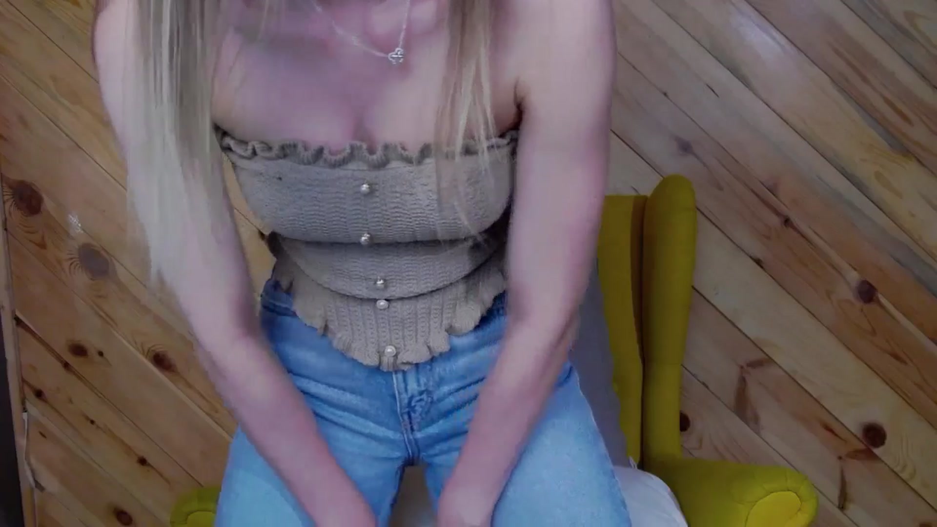 Gallery image thumbnail from Miss_L's myfreecams stream on, 10/26/2025, 18:29 image 15 of 20