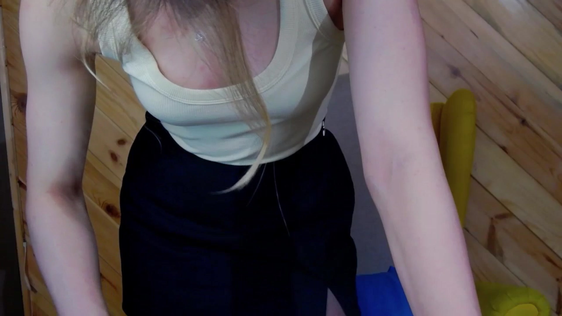Gallery image thumbnail from Miss_L's myfreecams stream on, 10/27/2025, 21:16 image 5 of 20