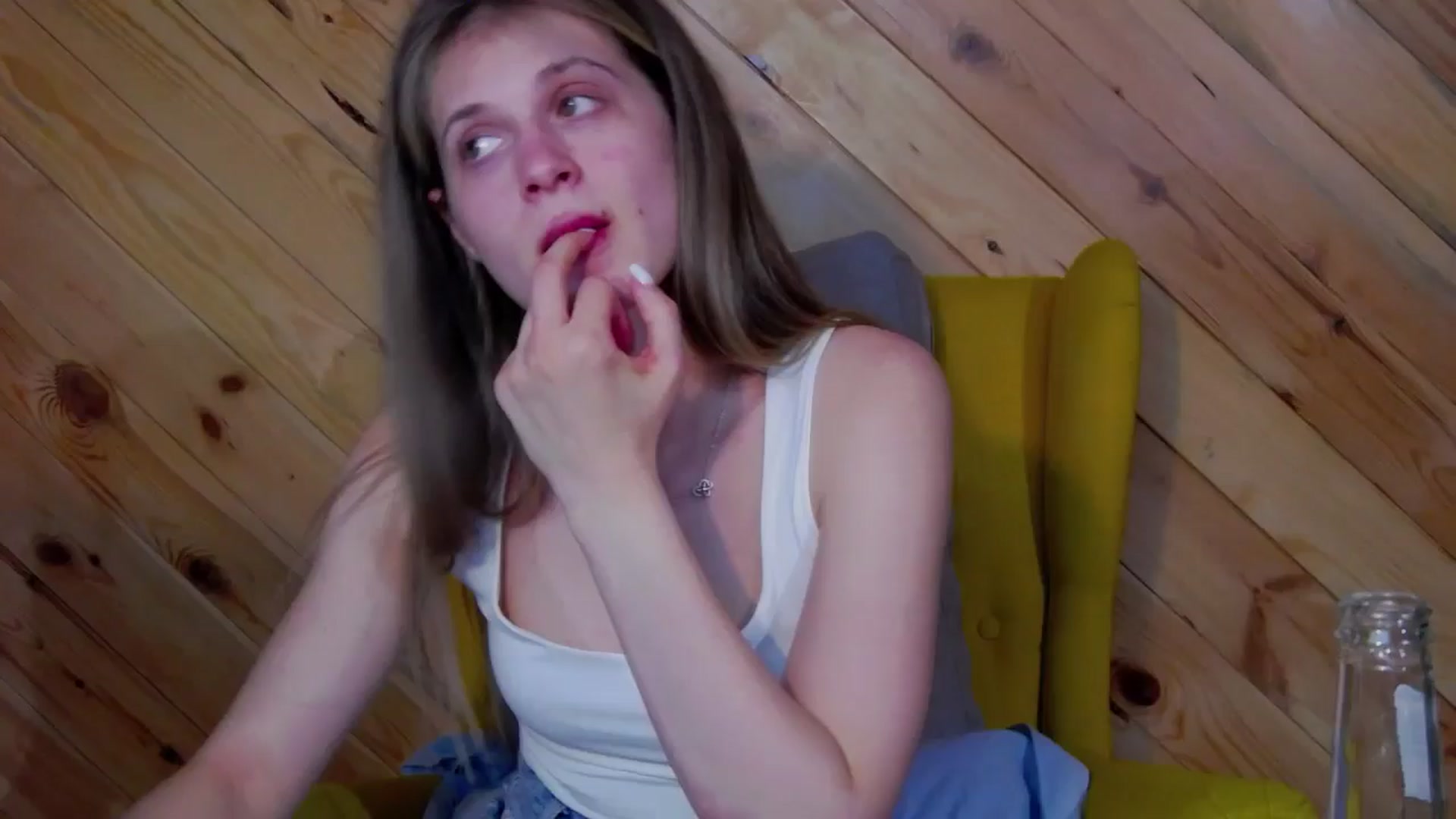 Gallery image thumbnail from Miss_L's myfreecams stream on, 10/28/2025, 20:09 image 19 of 20