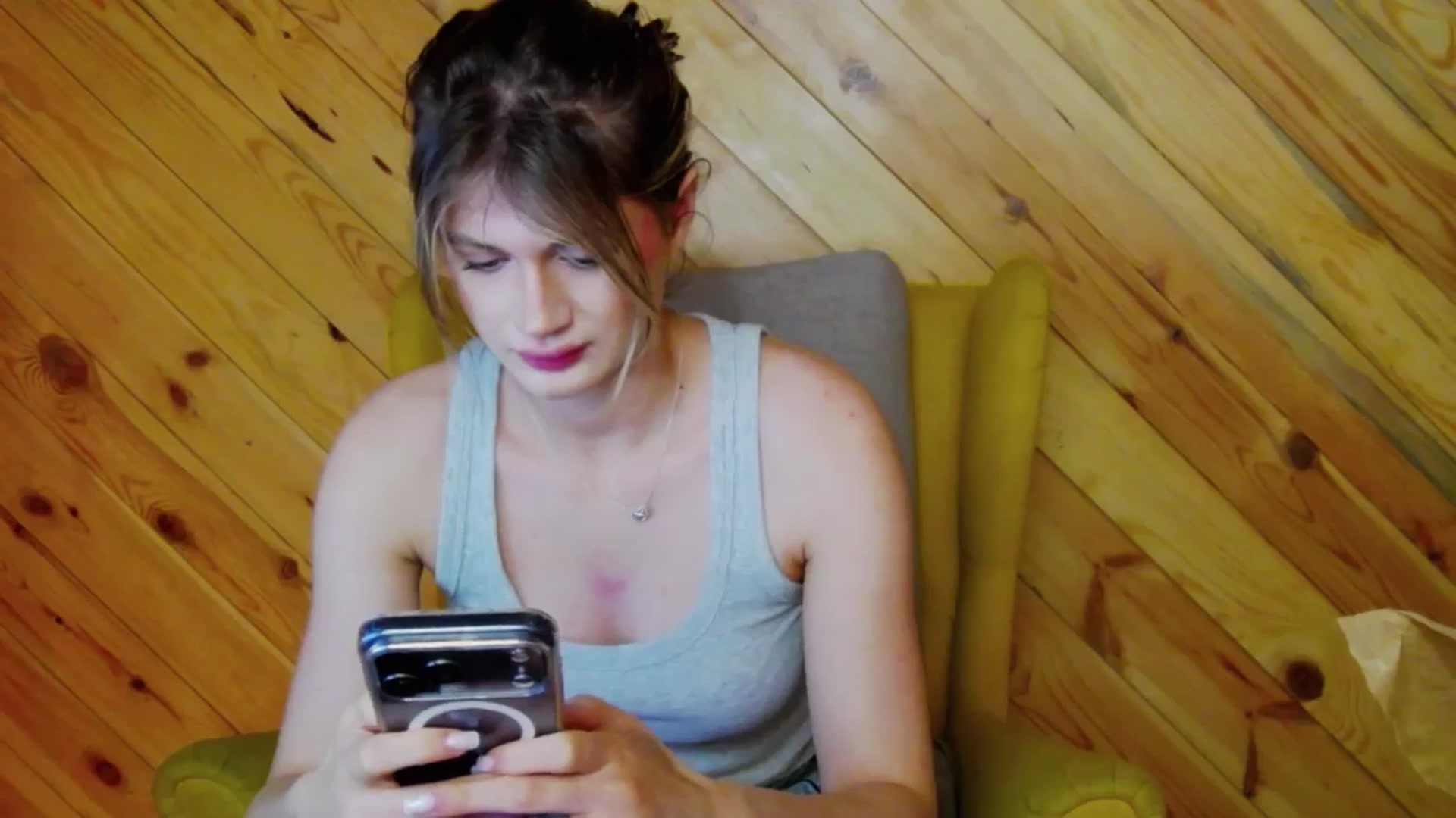 Gallery image thumbnail from Miss_L's myfreecams stream on, 12/23/2025, 19:22 image 17 of 20