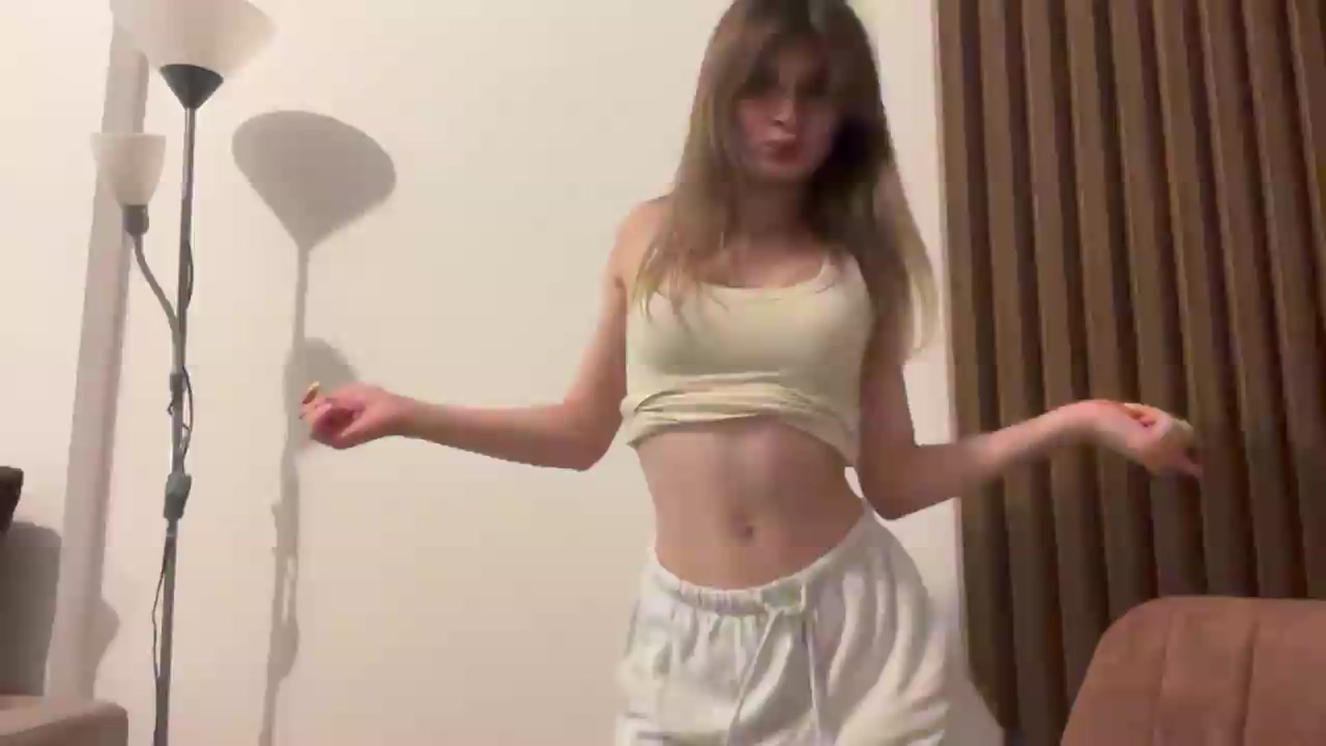 Gallery image thumbnail from Miss_L's myfreecams stream on, 08/20/2026, 17:01 image 2 of 20