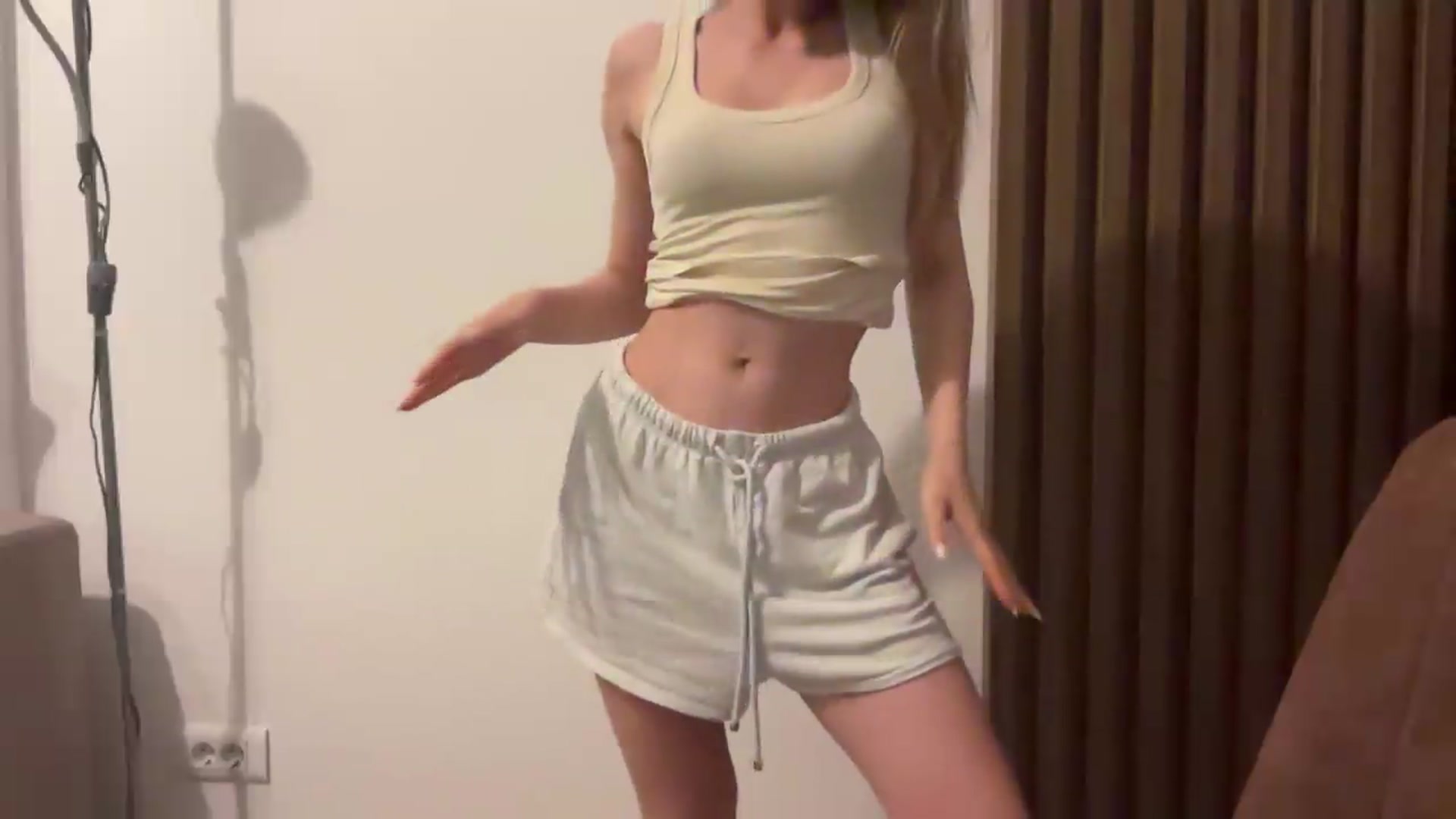 Gallery image thumbnail from Miss_L's myfreecams stream on, 08/20/2026, 17:01 image 9 of 20