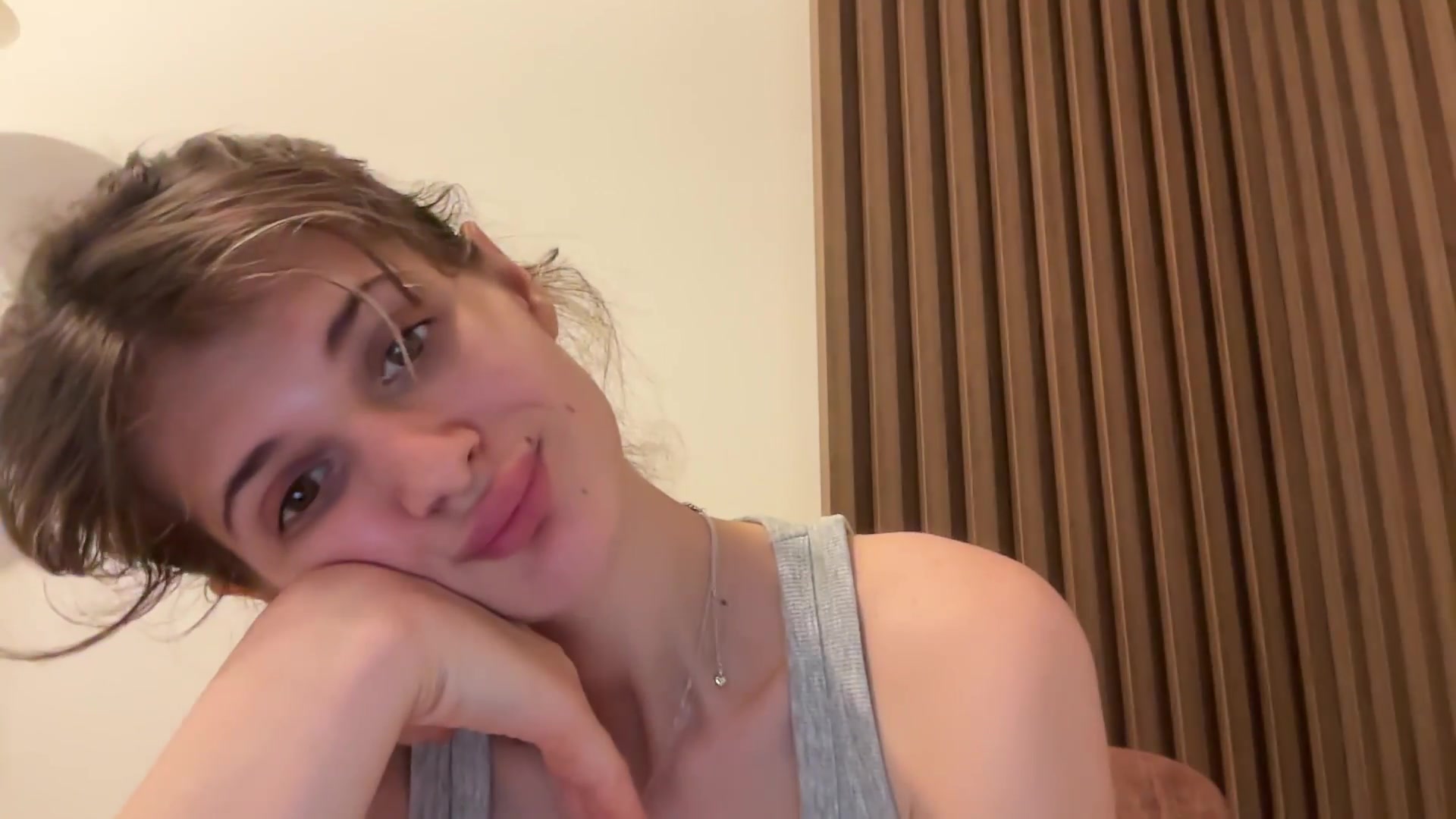Gallery image thumbnail from Miss_L's myfreecams stream on, 08/21/2026, 15:38 image 15 of 20