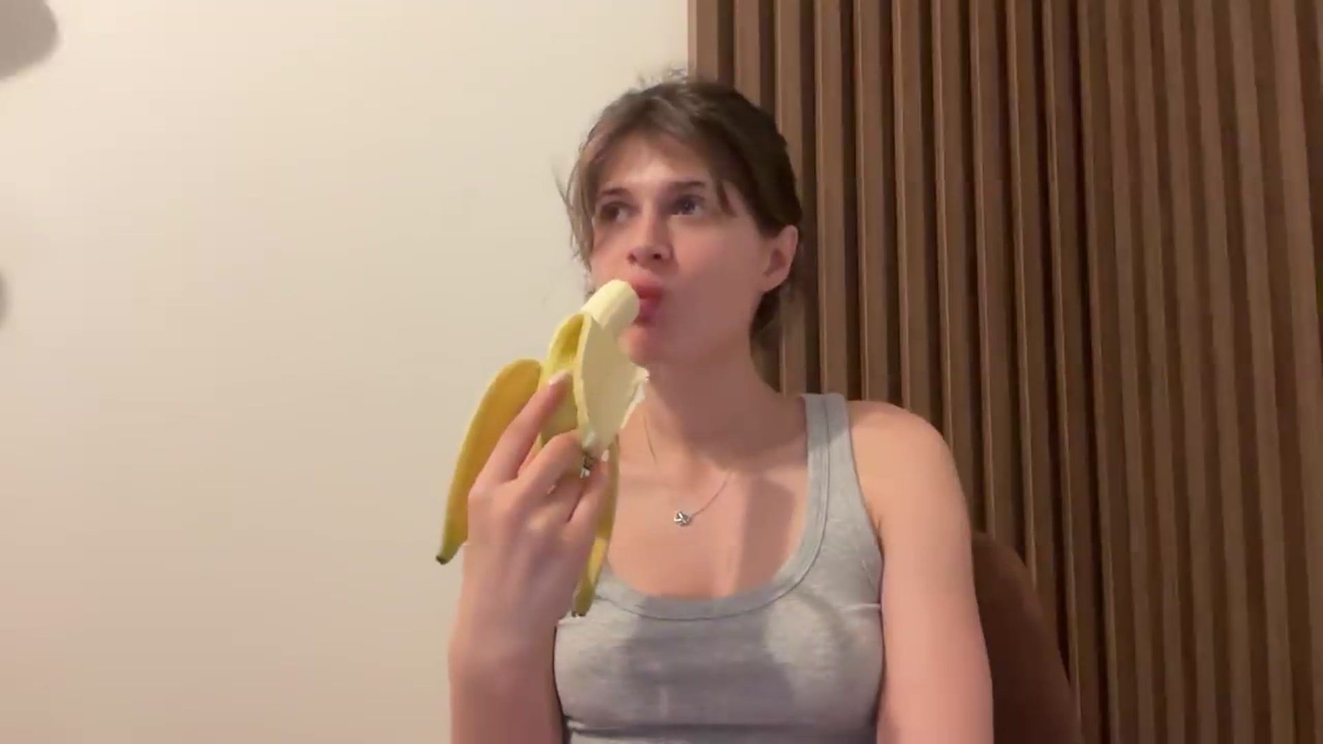 Gallery image thumbnail from Miss_L's myfreecams stream on, 08/21/2026, 15:38 image 5 of 20